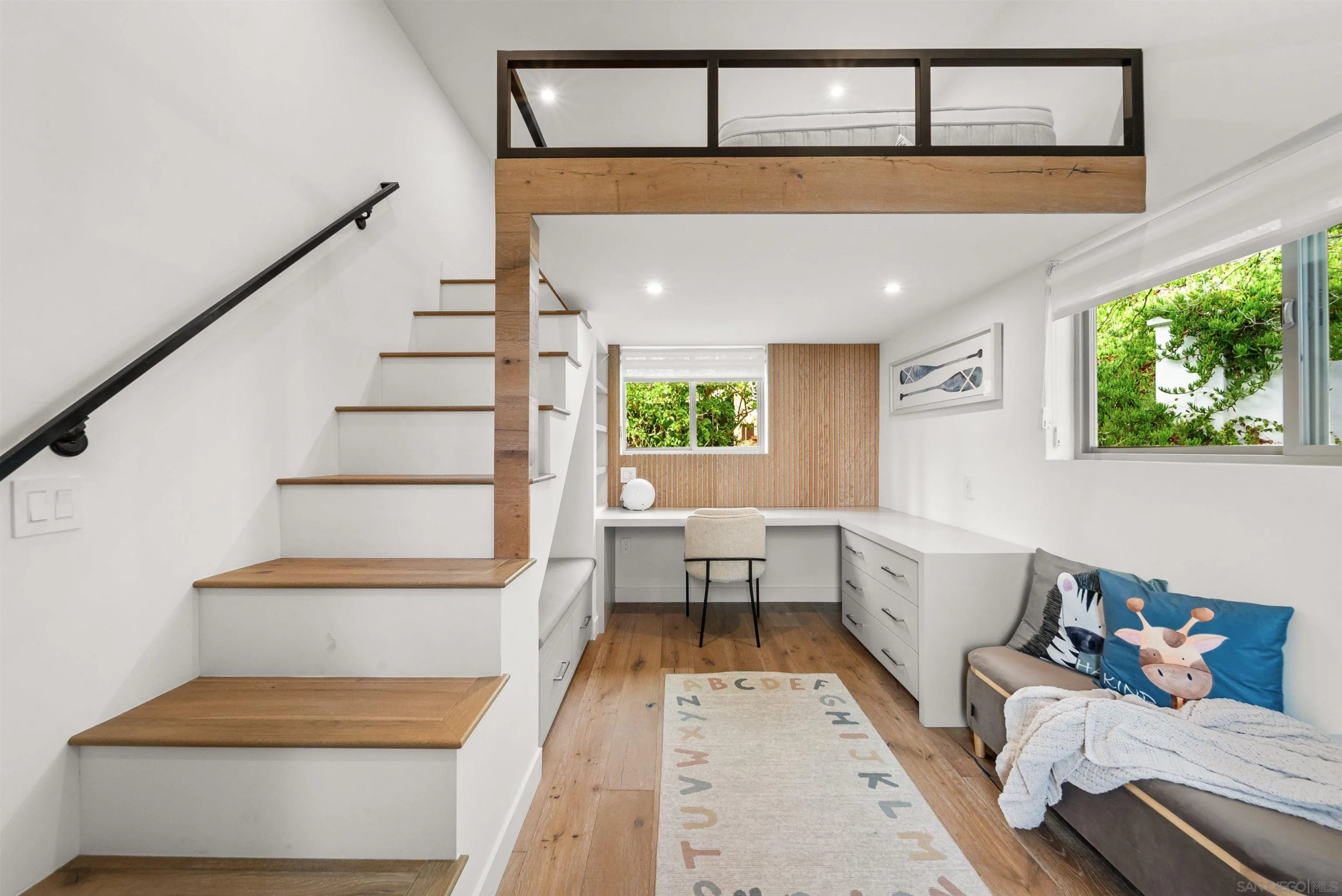 https://cdn.realtyfeed.com/cdn/127/260020160/f35e41728b094be31a3d356a9145cff7.webp