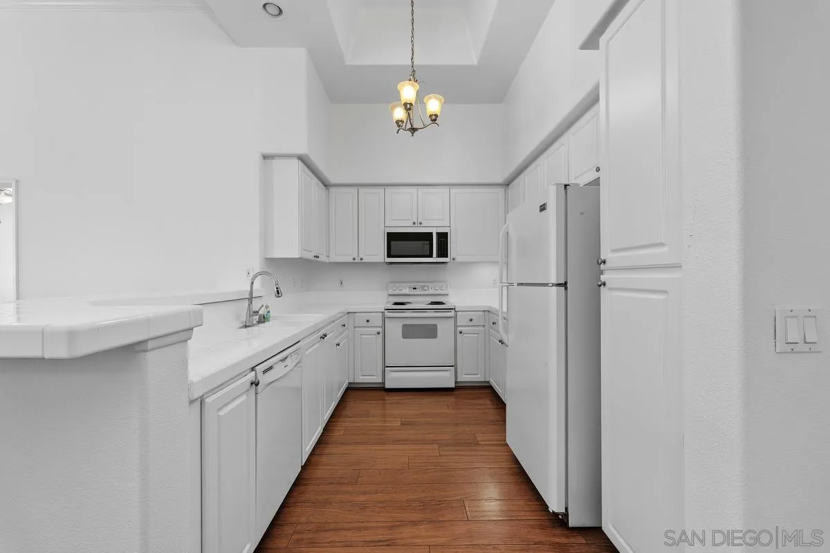 Photo #9: 260020162 Listing: Photo #9