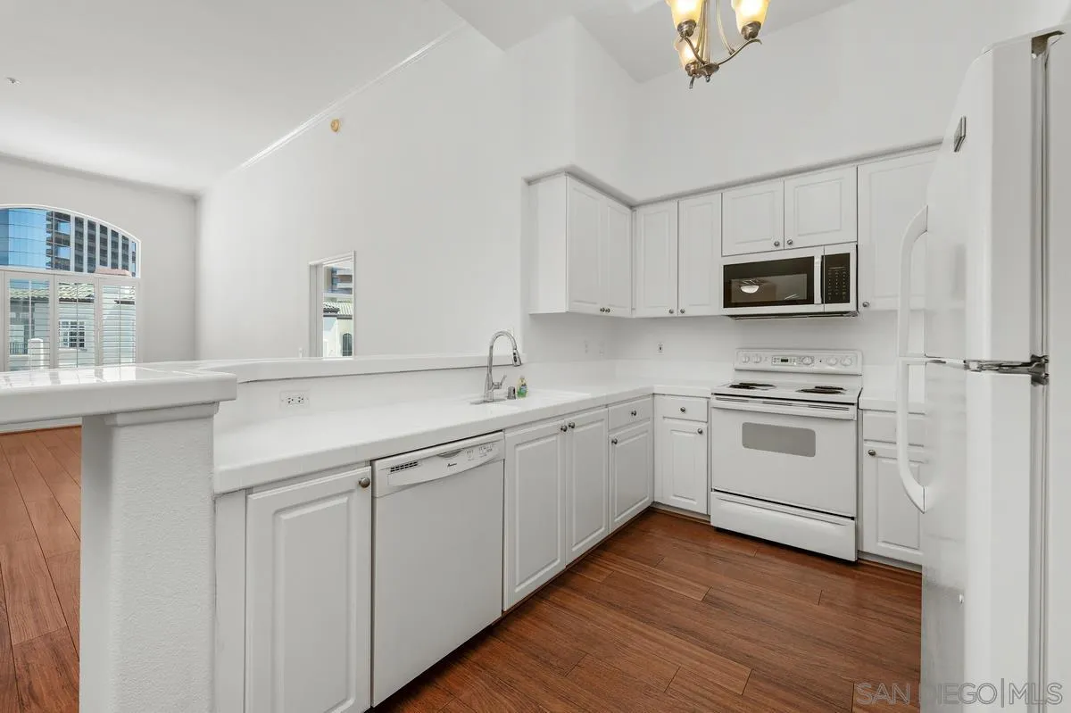 Photo #10: 260020162 Listing: Photo #10