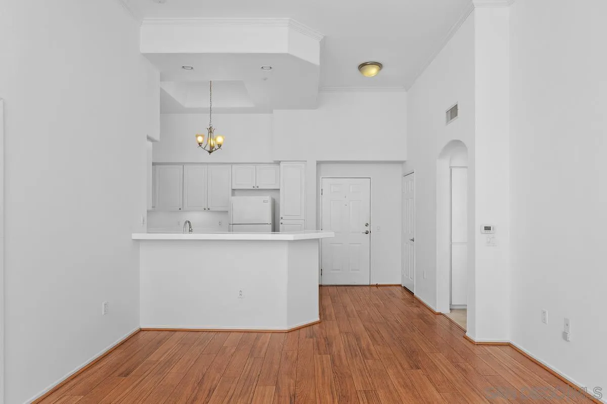 Photo #8: 260020162 Listing: Photo #8