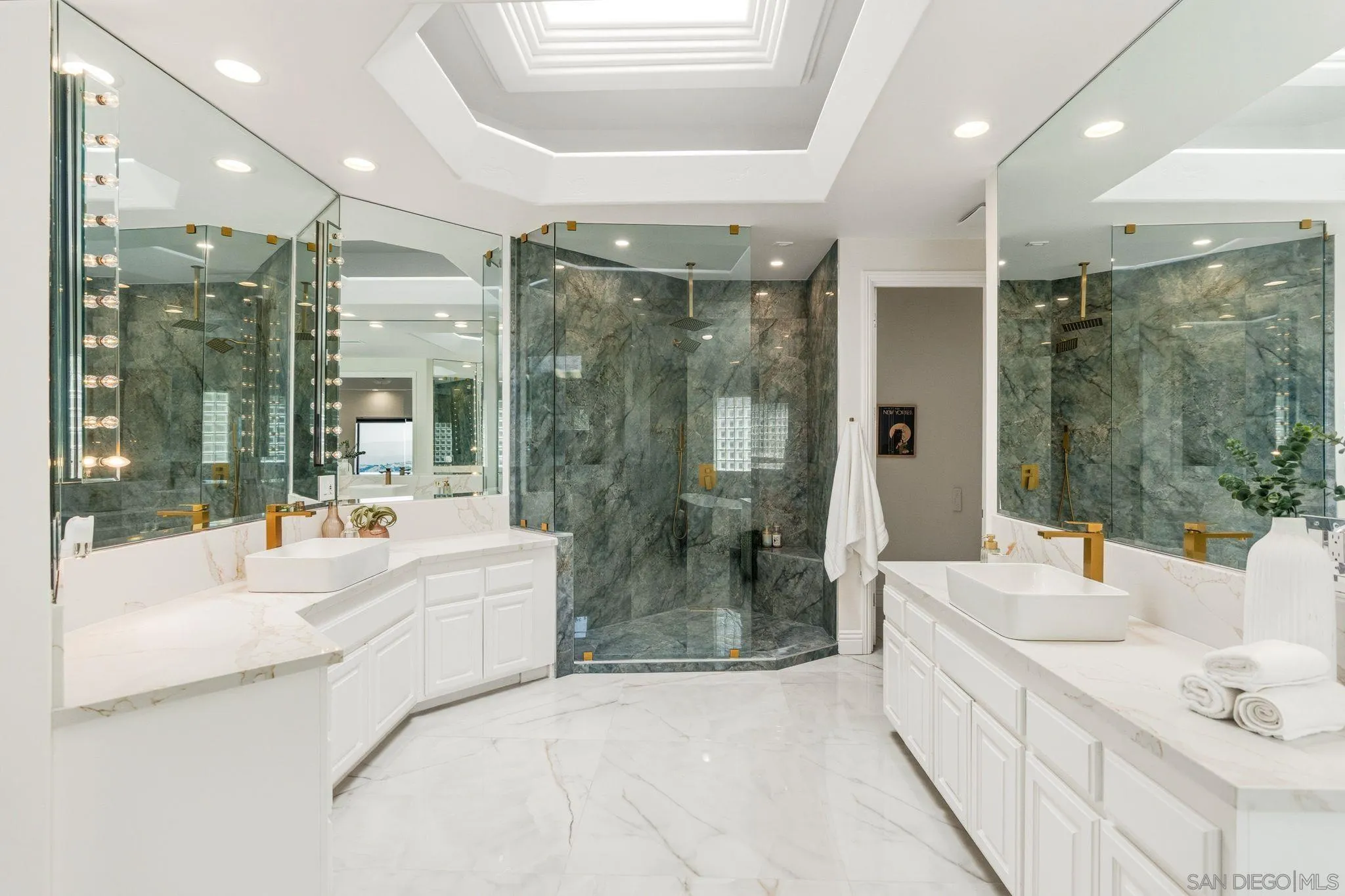 https://cdn.realtyfeed.com/cdn/127/260020165/3695f04f3f6bf94a70f1bae9b74a5b0e.webp