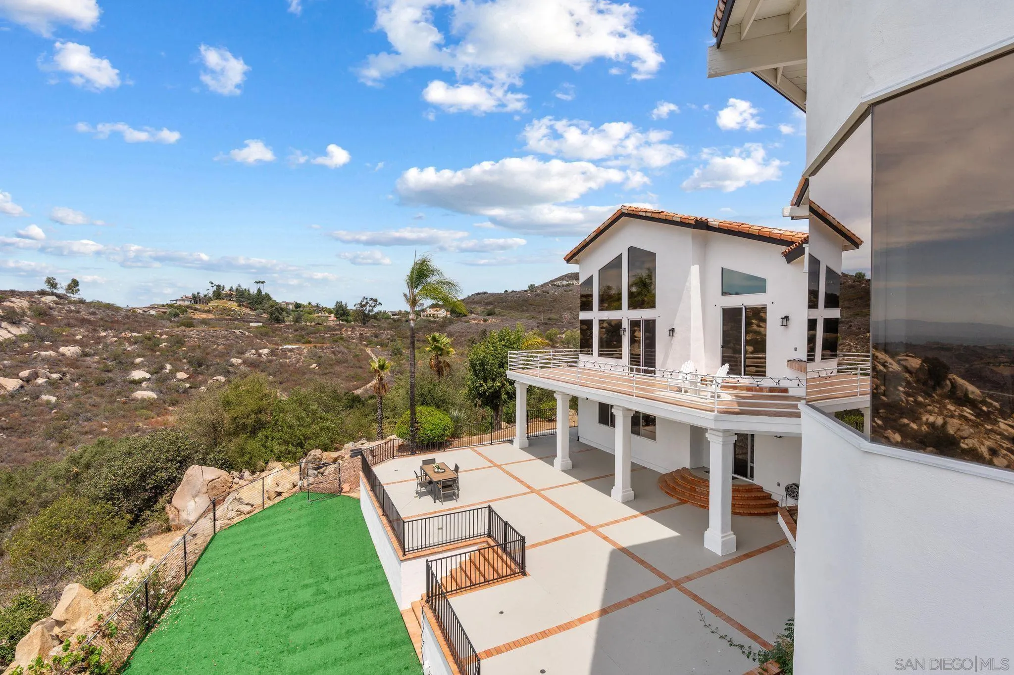https://cdn.realtyfeed.com/cdn/127/260020165/ddb322f69992cff91c68dc66d7a12146.webp