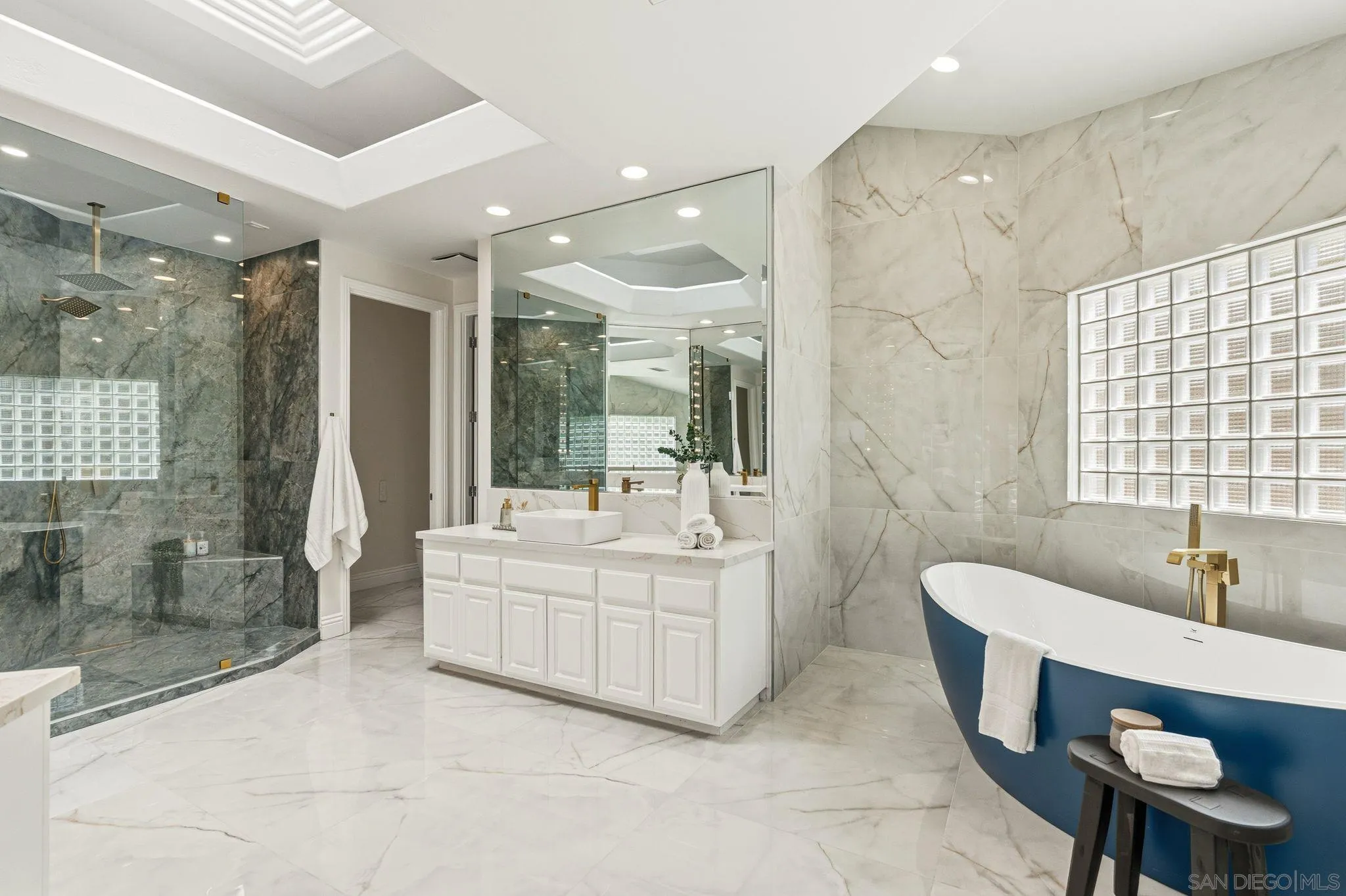 https://cdn.realtyfeed.com/cdn/127/260020165/fd1d69113d413dbdfc1ddfd9d7814623.webp
