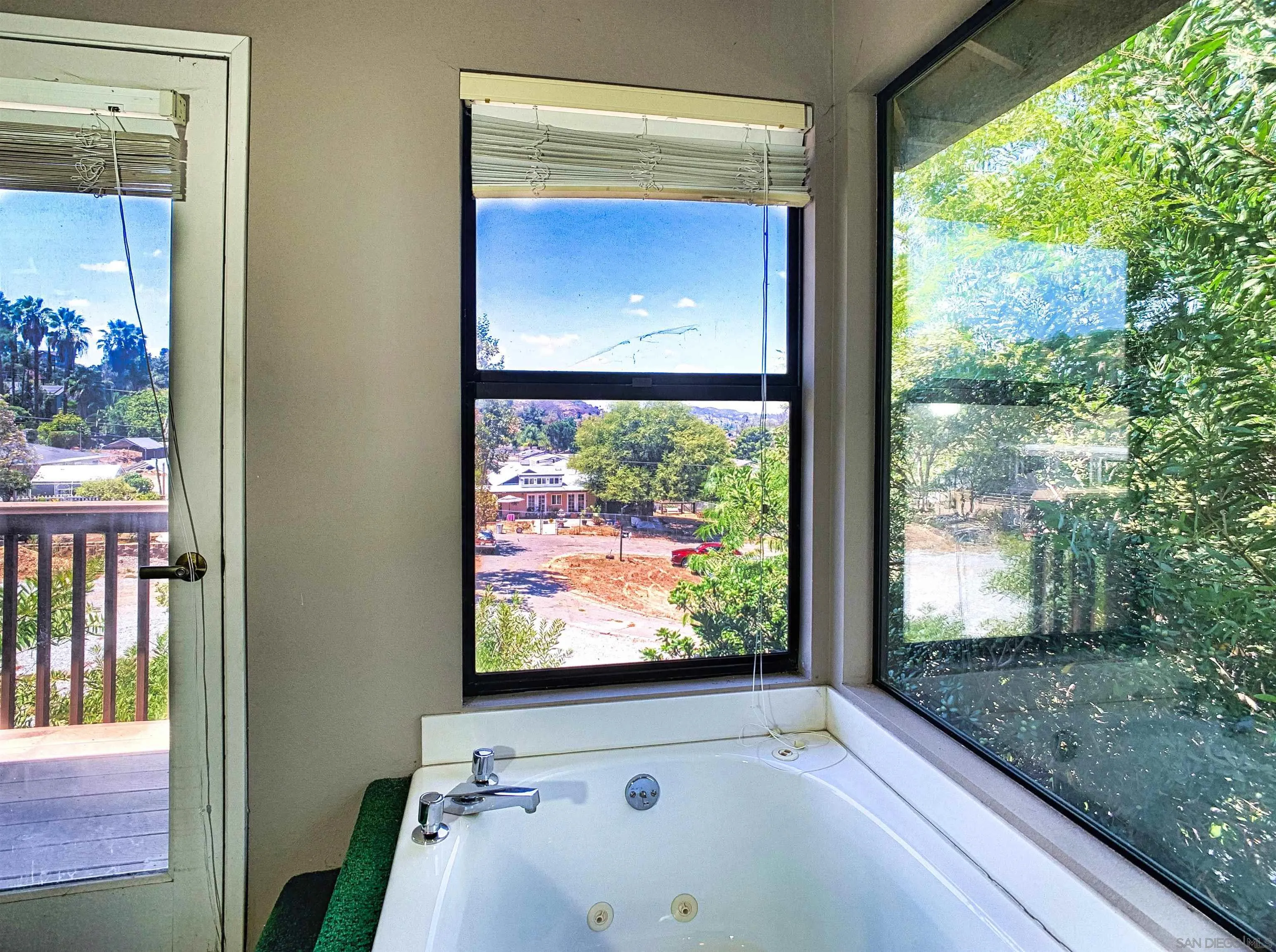 https://cdn.realtyfeed.com/cdn/127/260020166/9df7cfe13650834677bdbf0d16caed0a.webp