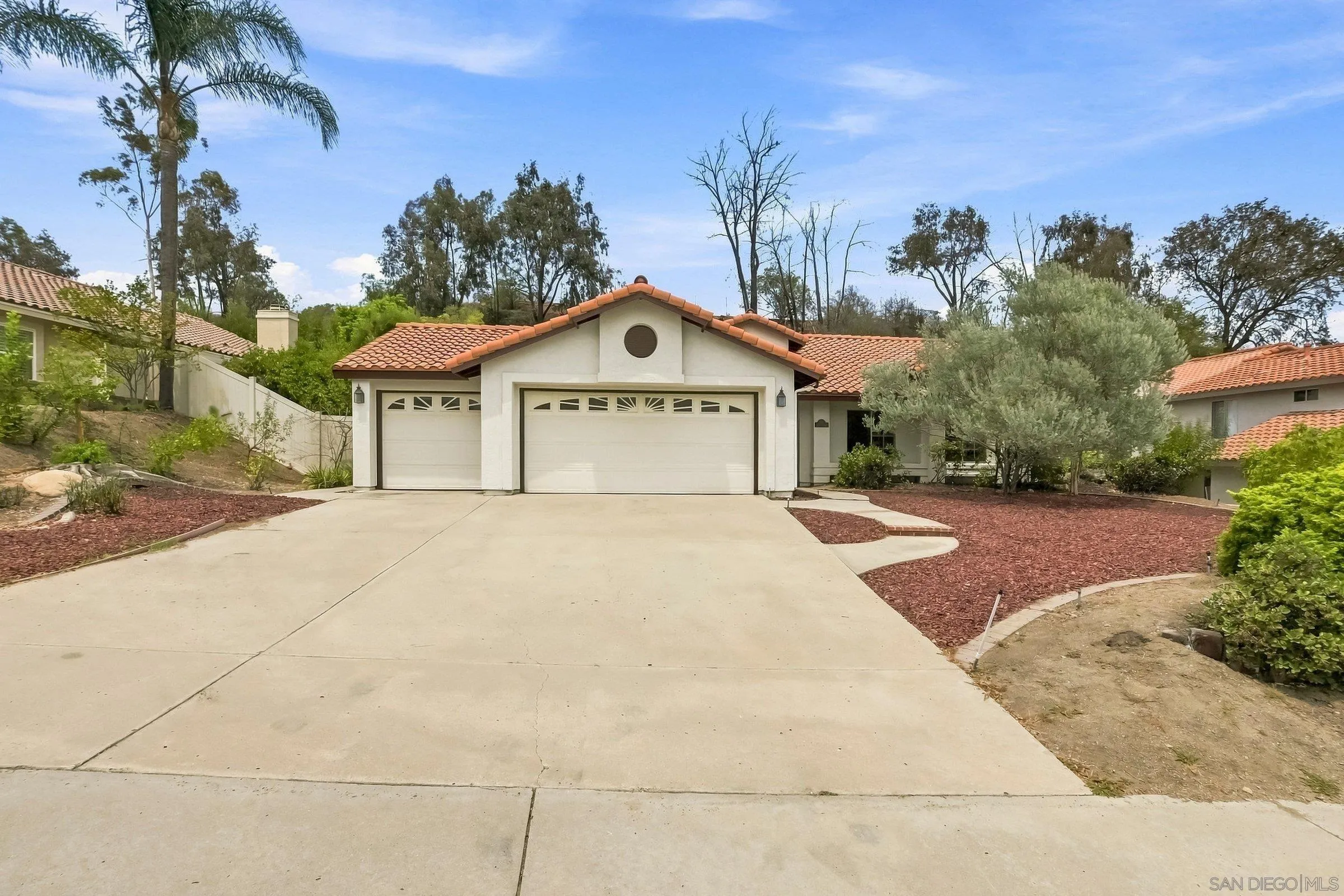 https://cdn.realtyfeed.com/cdn/127/260020170/34a65f5de36a66574aab9e6e38203884.webp