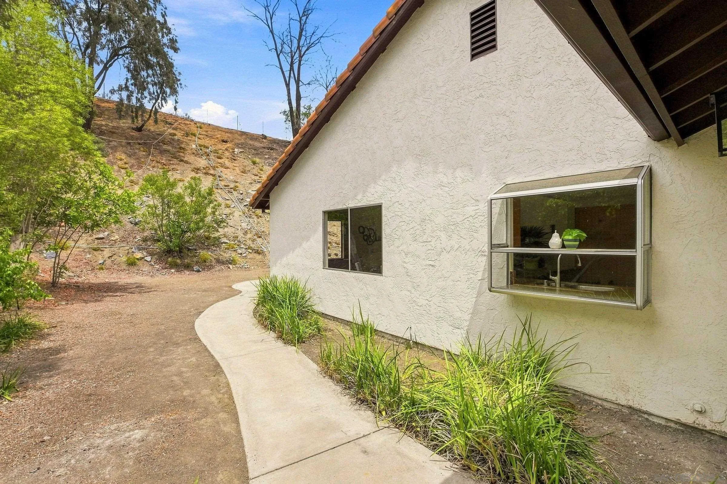 https://cdn.realtyfeed.com/cdn/127/260020170/946e1b60449ca3cb9b696c486f05944d.webp
