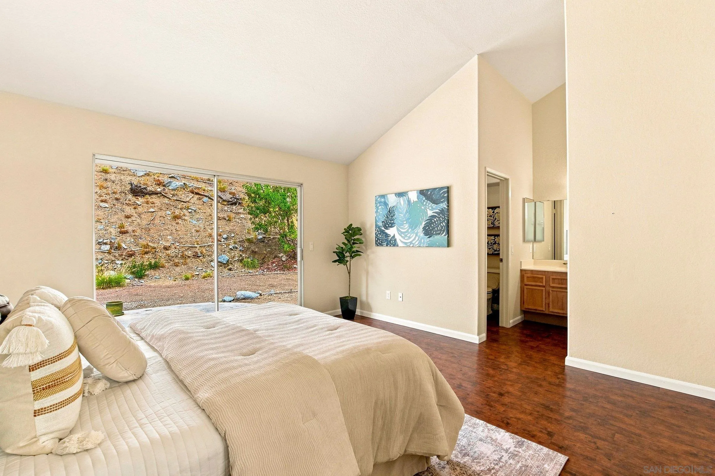https://cdn.realtyfeed.com/cdn/127/260020170/ad03ae108db04951434cdabc286d16a8.webp