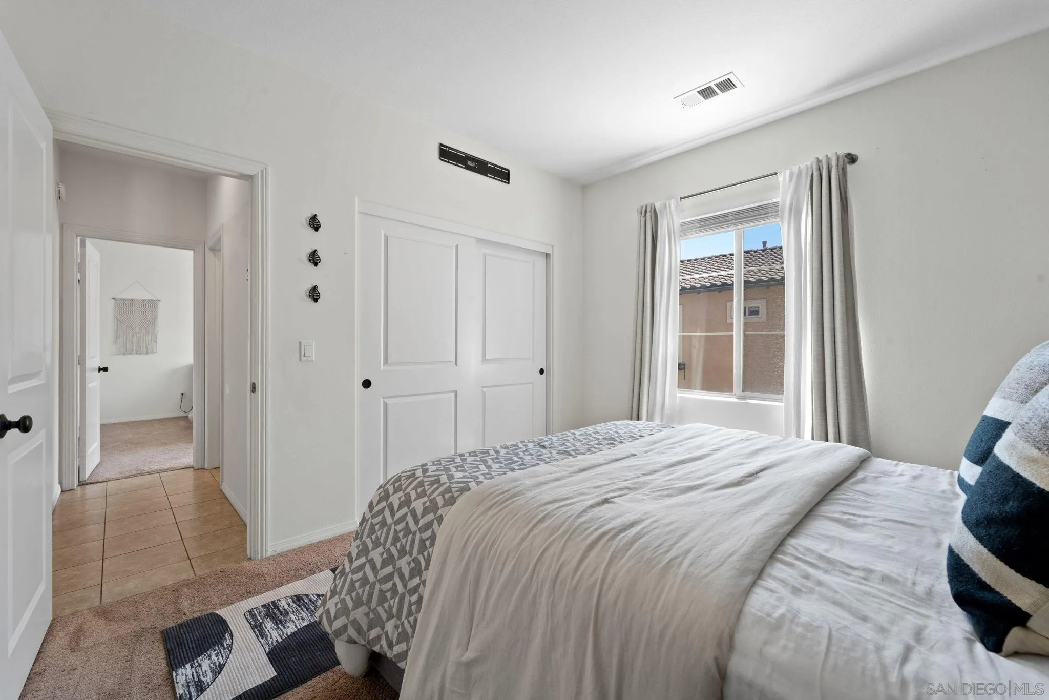 https://cdn.realtyfeed.com/cdn/127/260020175/900d0c240925ef0e028831dd78bdb7af.webp
