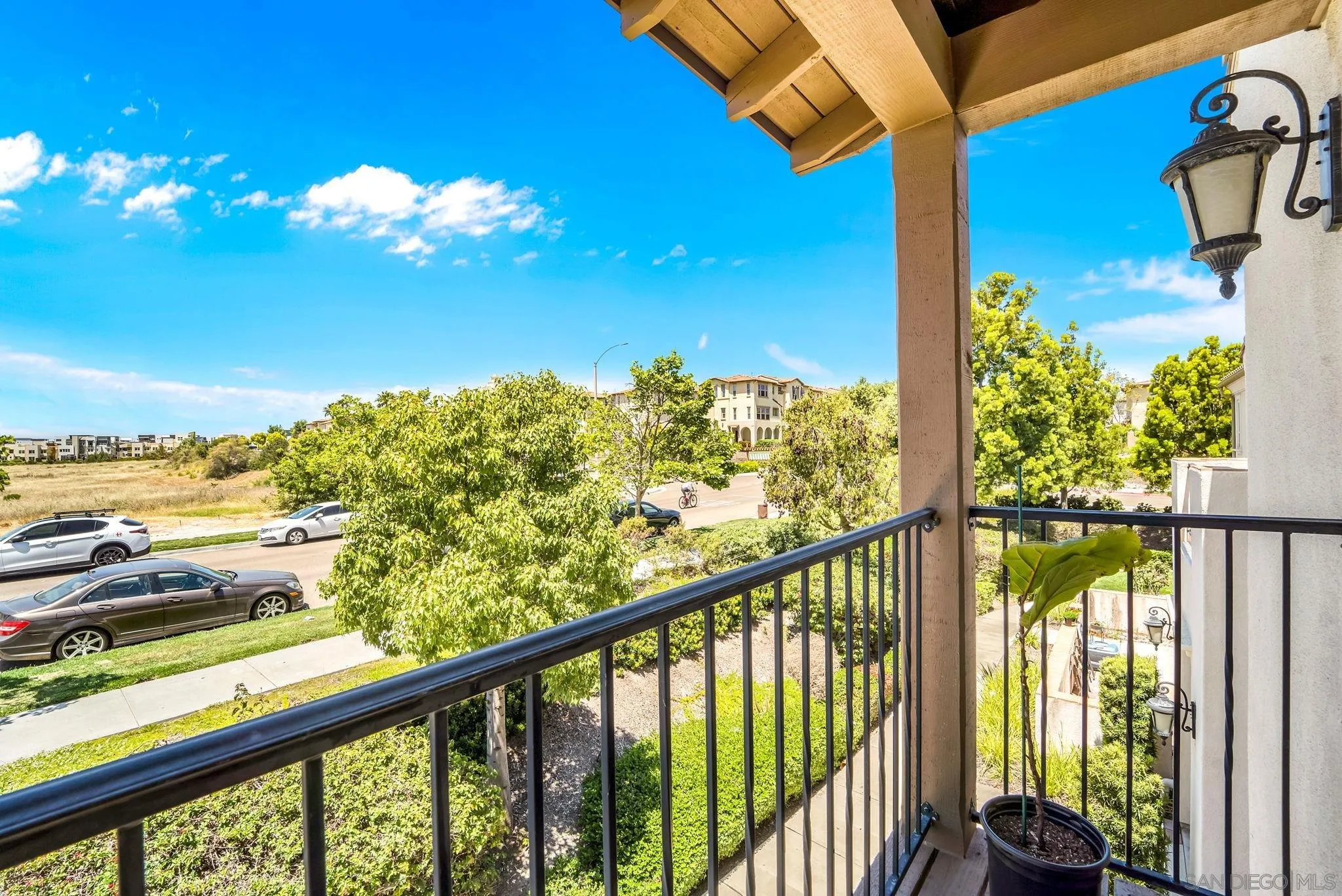 https://cdn.realtyfeed.com/cdn/127/260020175/b1dce7fd96b808175c1f57cc99768c1e.webp