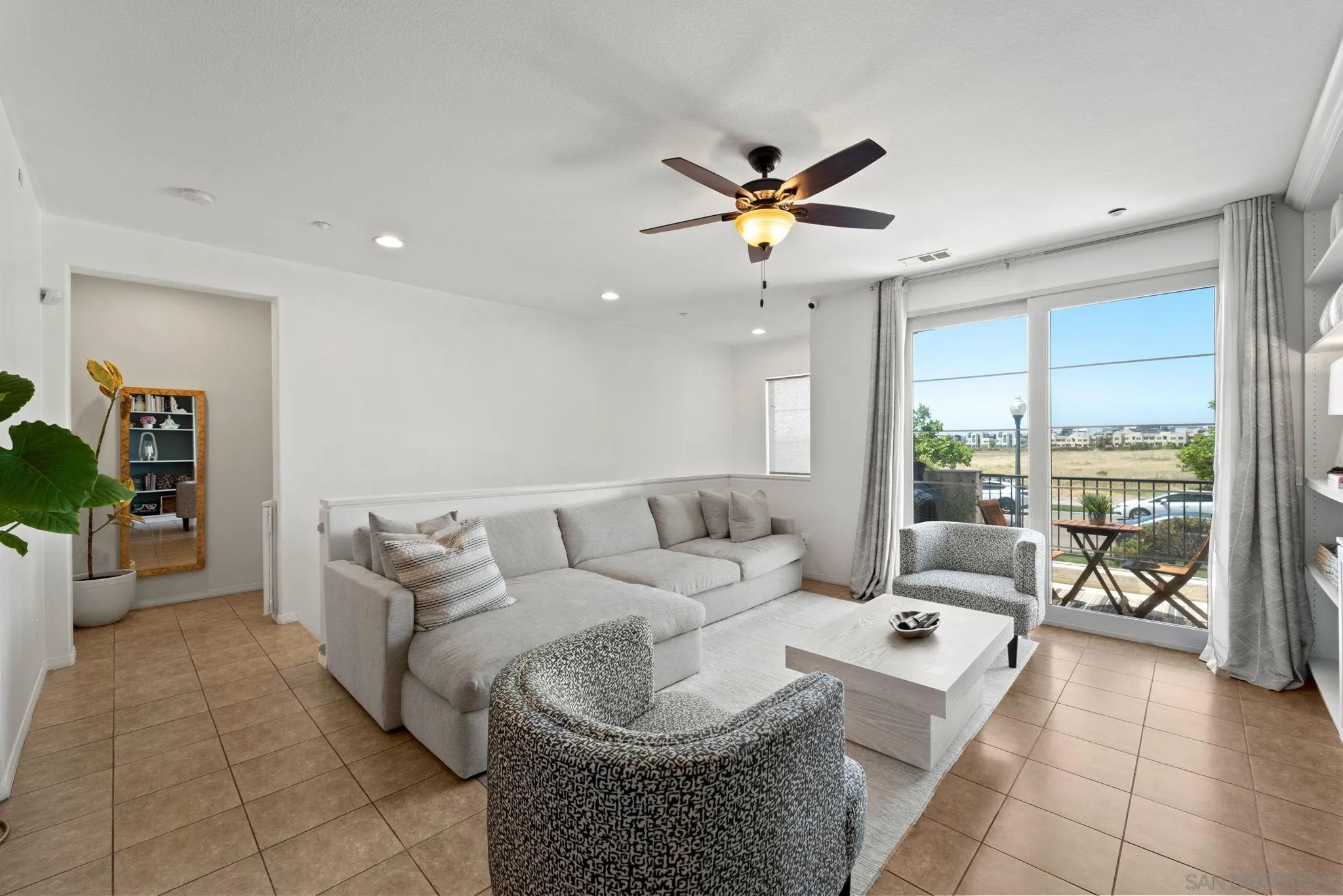 https://cdn.realtyfeed.com/cdn/127/260020175/cc8f373b3cdab4f4391bd86d12549b0d.webp