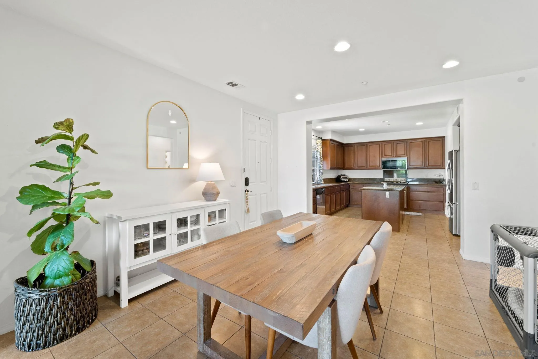 https://cdn.realtyfeed.com/cdn/127/260020175/d381449f22b4db356c15231002e16bb2.webp