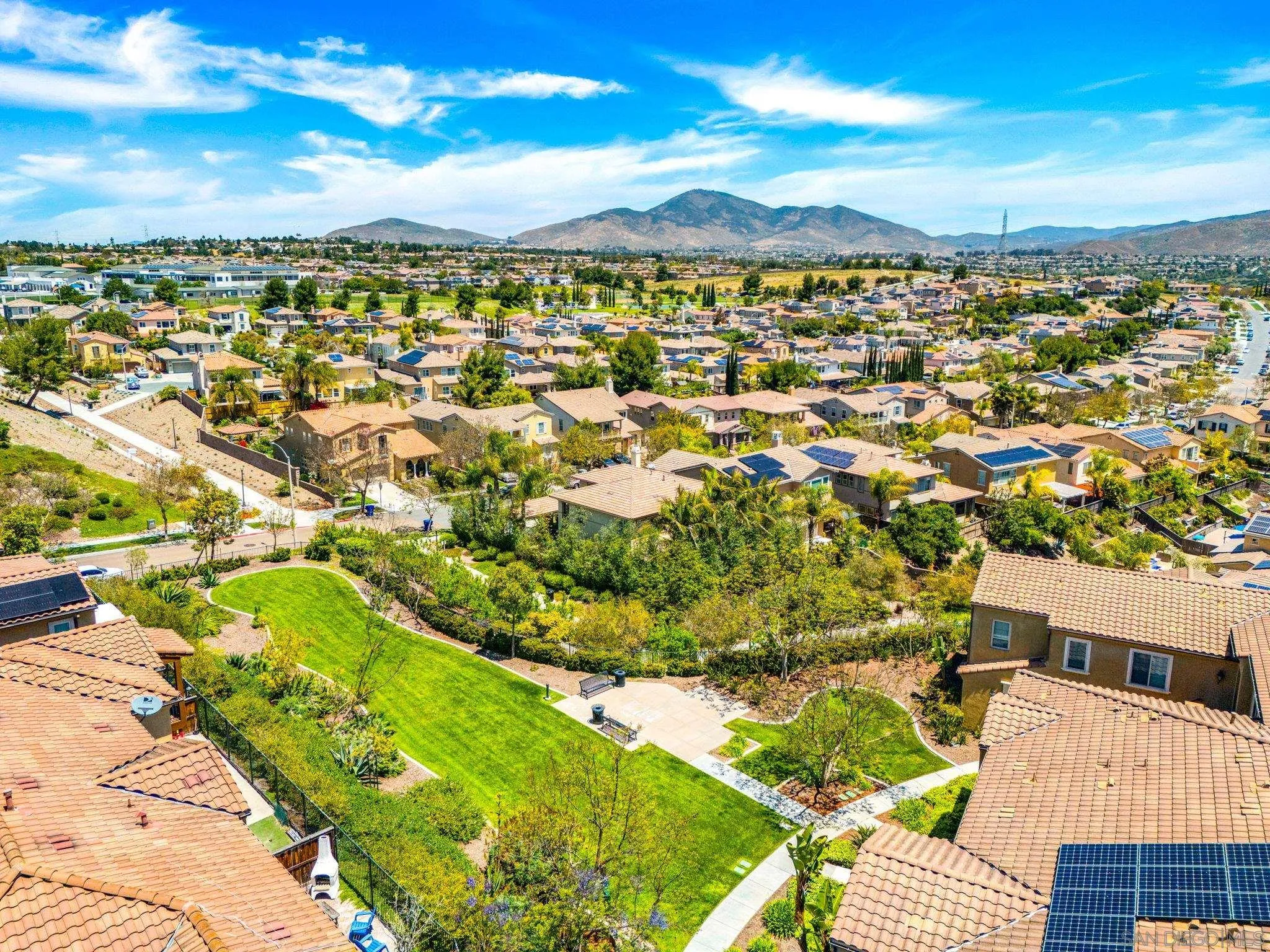 https://cdn.realtyfeed.com/cdn/127/260020175/dd88d7e90b9263608884fc82b9539be6.webp