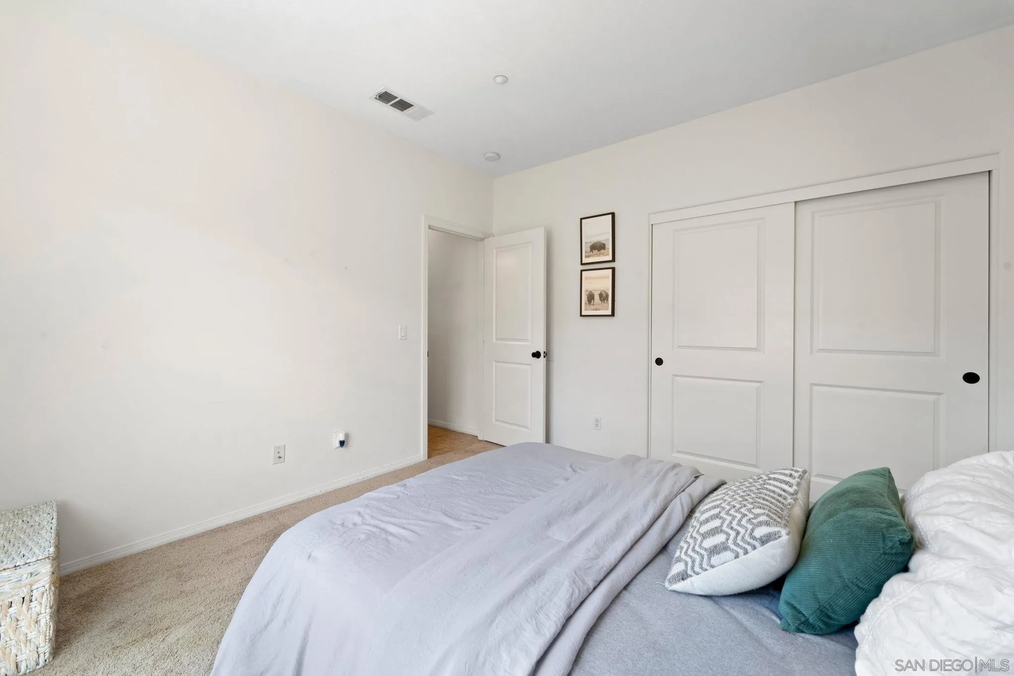 https://cdn.realtyfeed.com/cdn/127/260020175/e737559d35fda506b478e49fb38013bb.webp