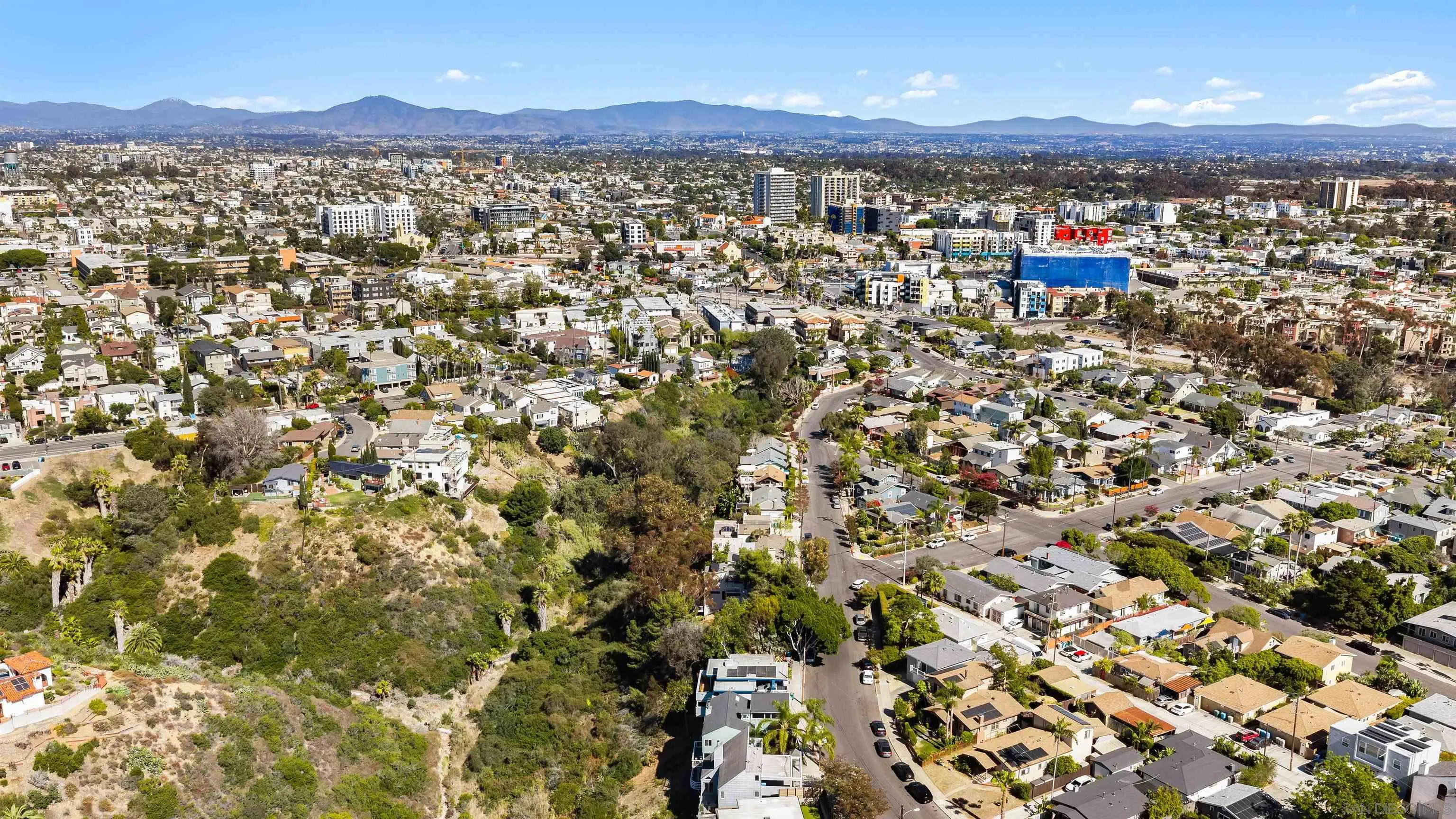 https://cdn.realtyfeed.com/cdn/127/260020182/35c3ddcd404db78e4e9078f8d9b6da77.webp