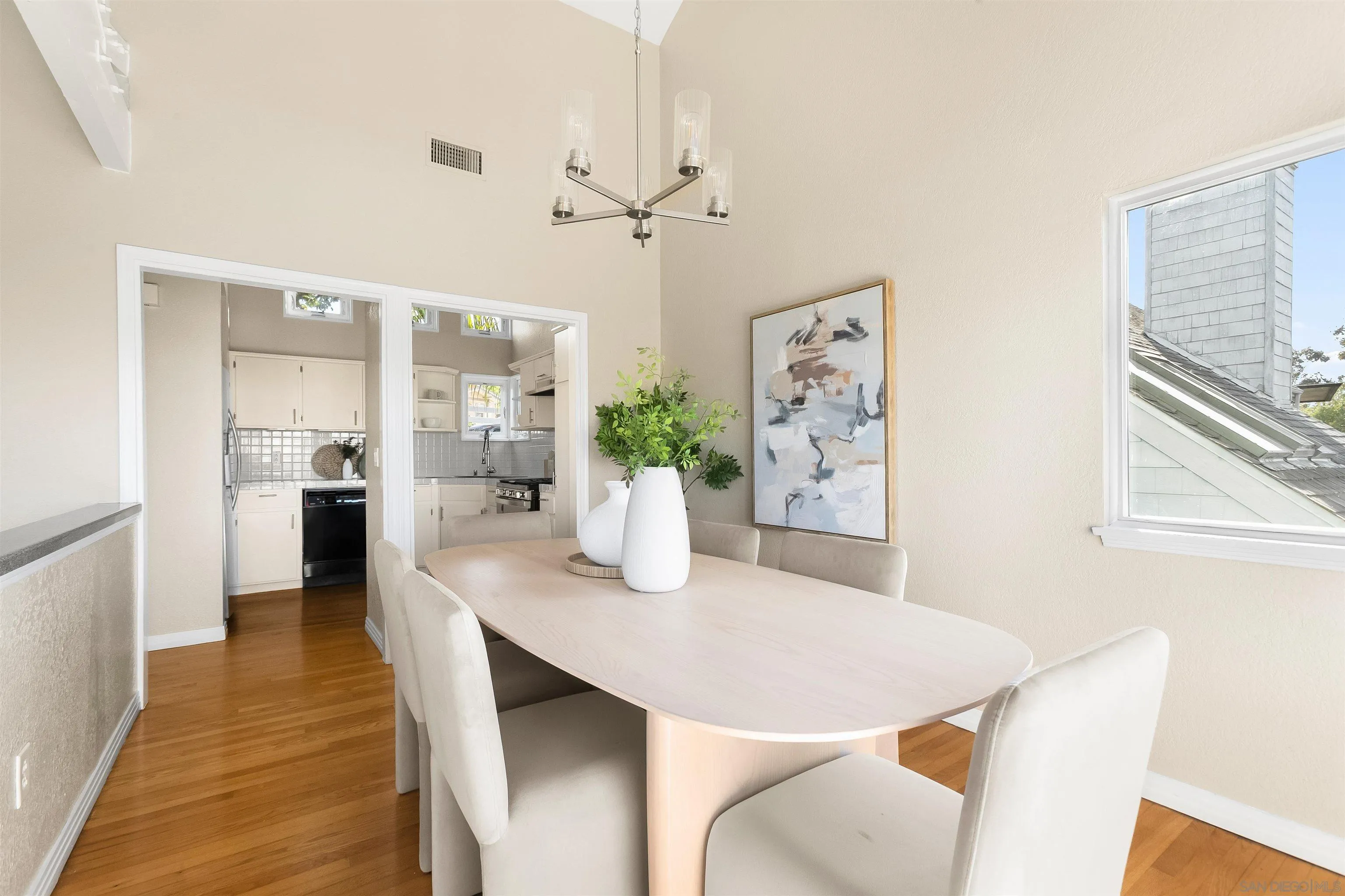 https://cdn.realtyfeed.com/cdn/127/260020182/eca49516d966fb7f06a6bc75cc45305e.webp