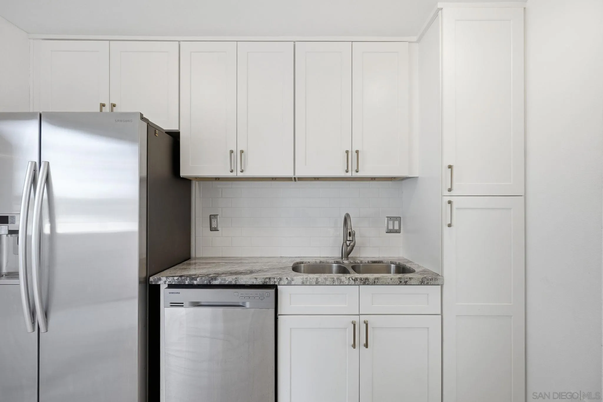 https://cdn.realtyfeed.com/cdn/127/260020183/0aaf1f1658acbe21c77c3b219d49c11b.webp