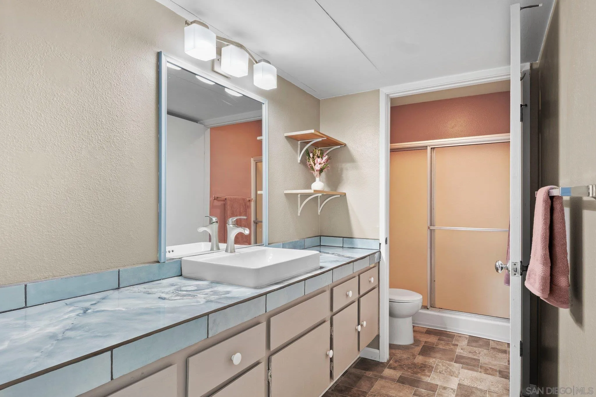 https://cdn.realtyfeed.com/cdn/127/260020184/2d8fc9173104277893ed9bdc7a0ba78d.webp