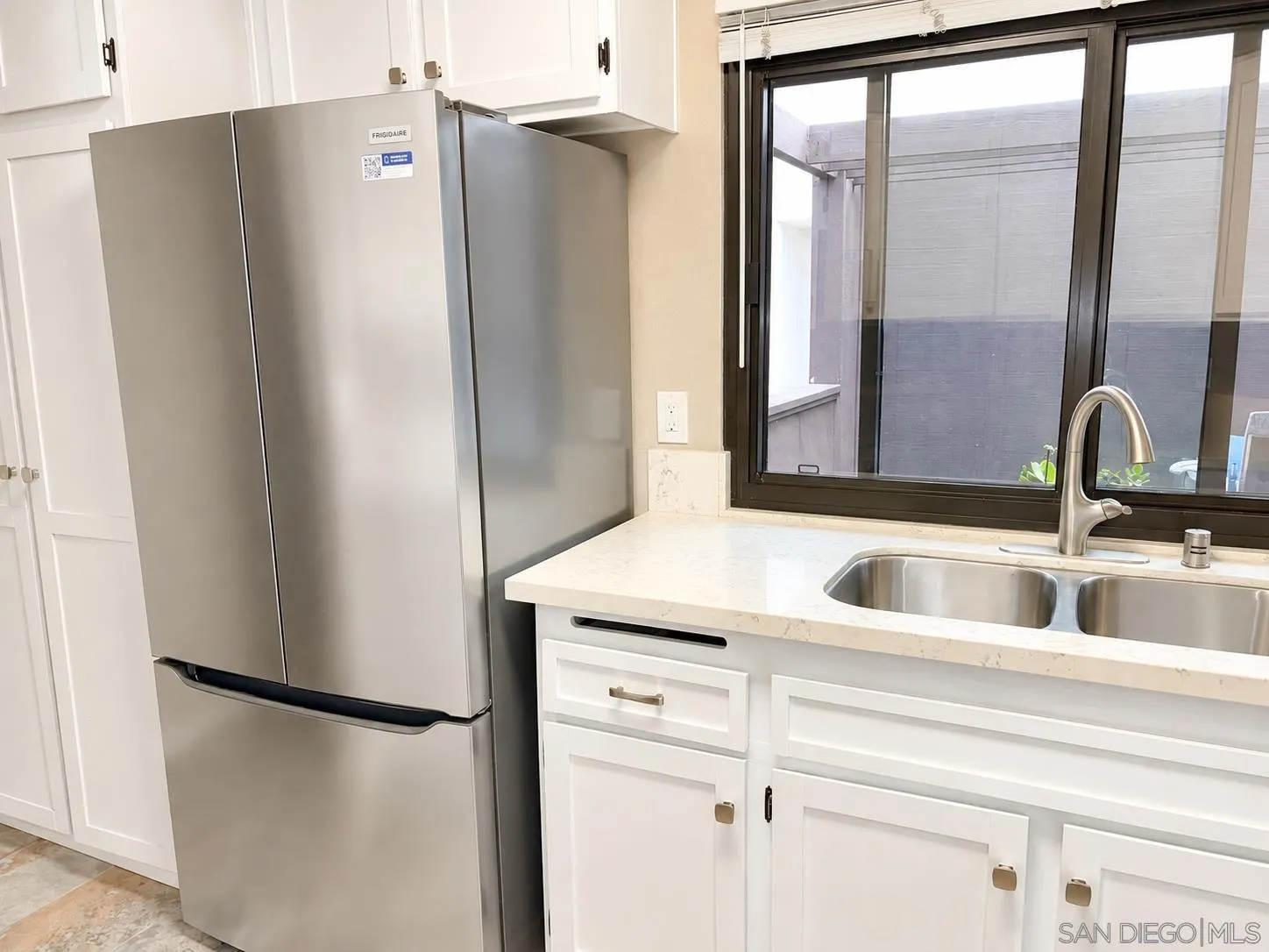https://cdn.realtyfeed.com/cdn/127/260020184/934cffdd117411265412d04b17c1d757.webp