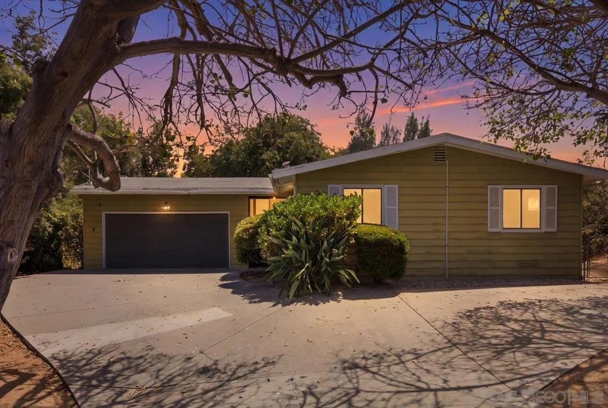 860 Magarian, Fallbrook, CA 92028 - Main photo, Fallbrook, CA