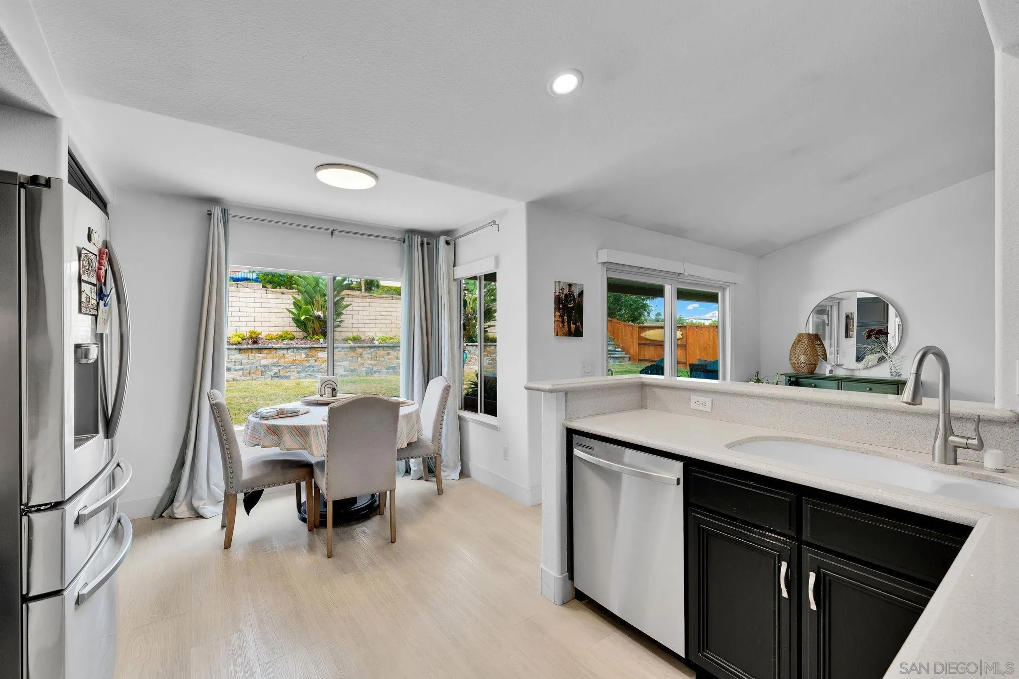 https://cdn.realtyfeed.com/cdn/127/260020186/b2e36c480cde4bd952e6541b96ebddad.webp