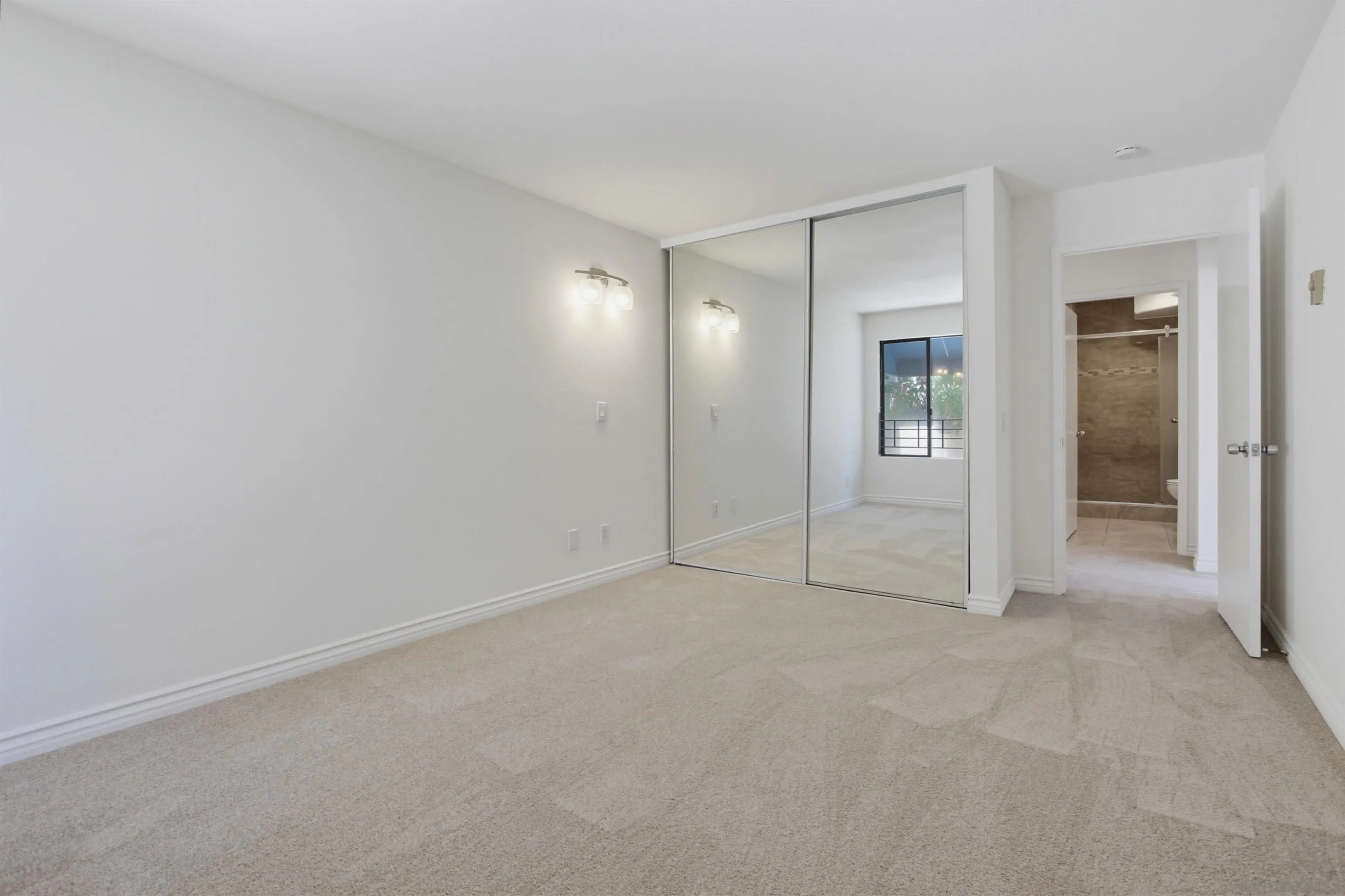 https://cdn.realtyfeed.com/cdn/127/260020191/45d57e5b79aa86904f83bd393e668454.webp