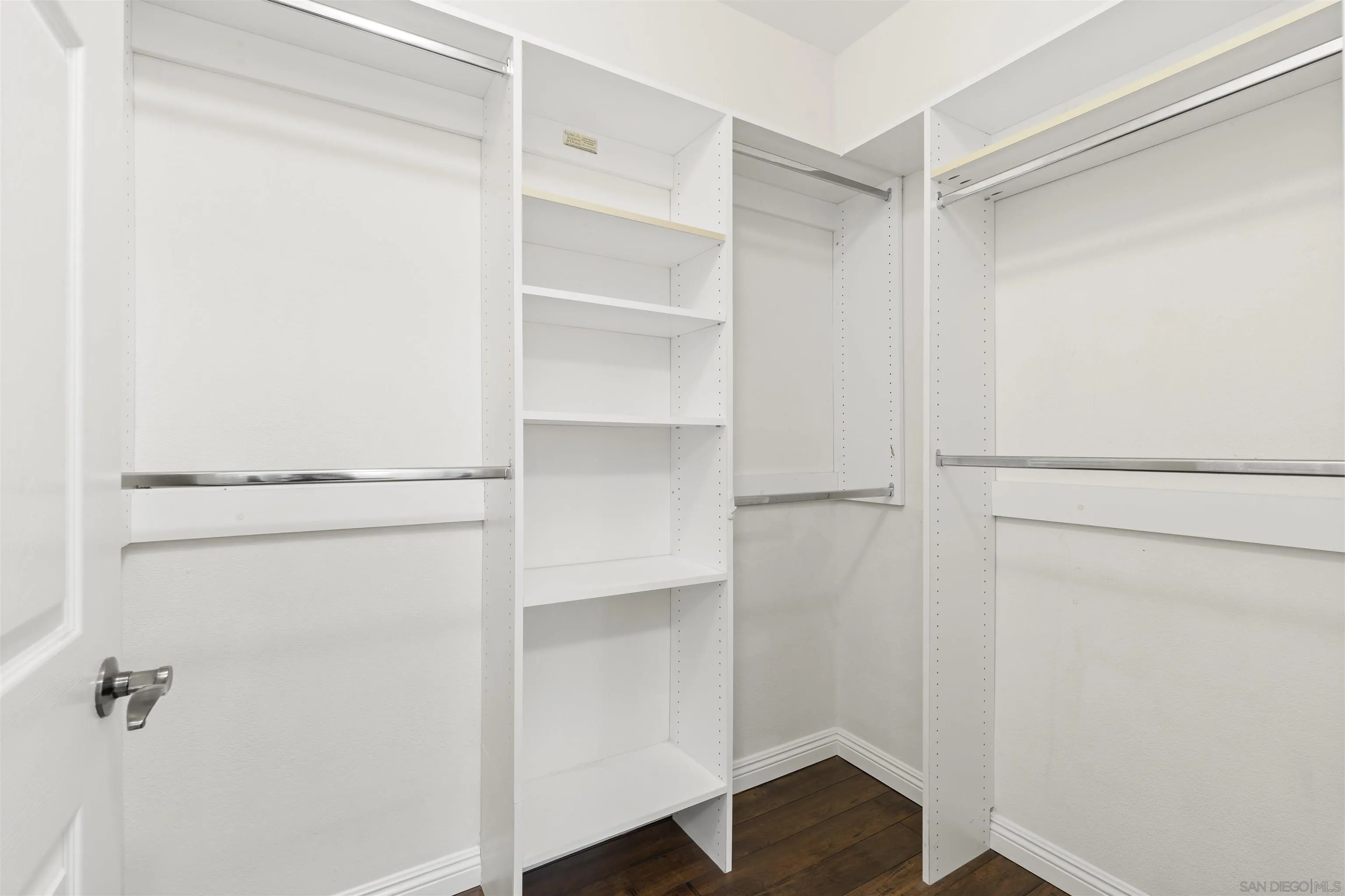 Photo #12: 260020193 Listing: Photo #12
