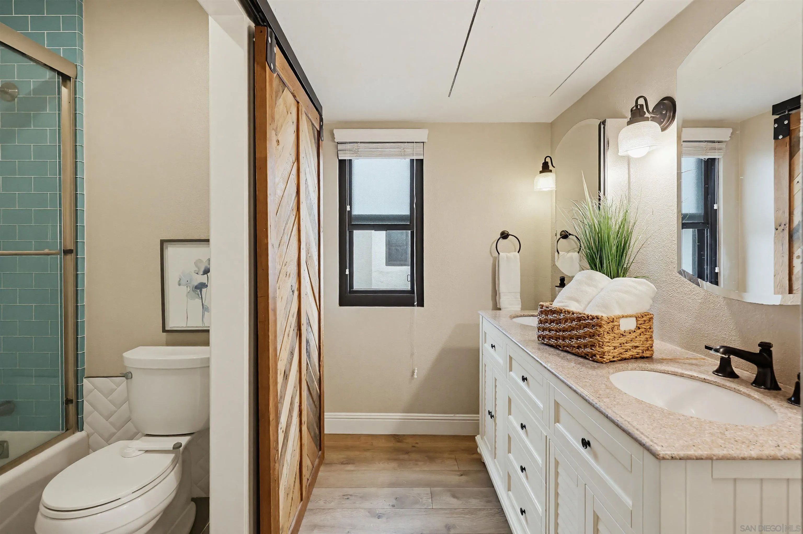 Photo #23: 260020197 Listing: Photo #23