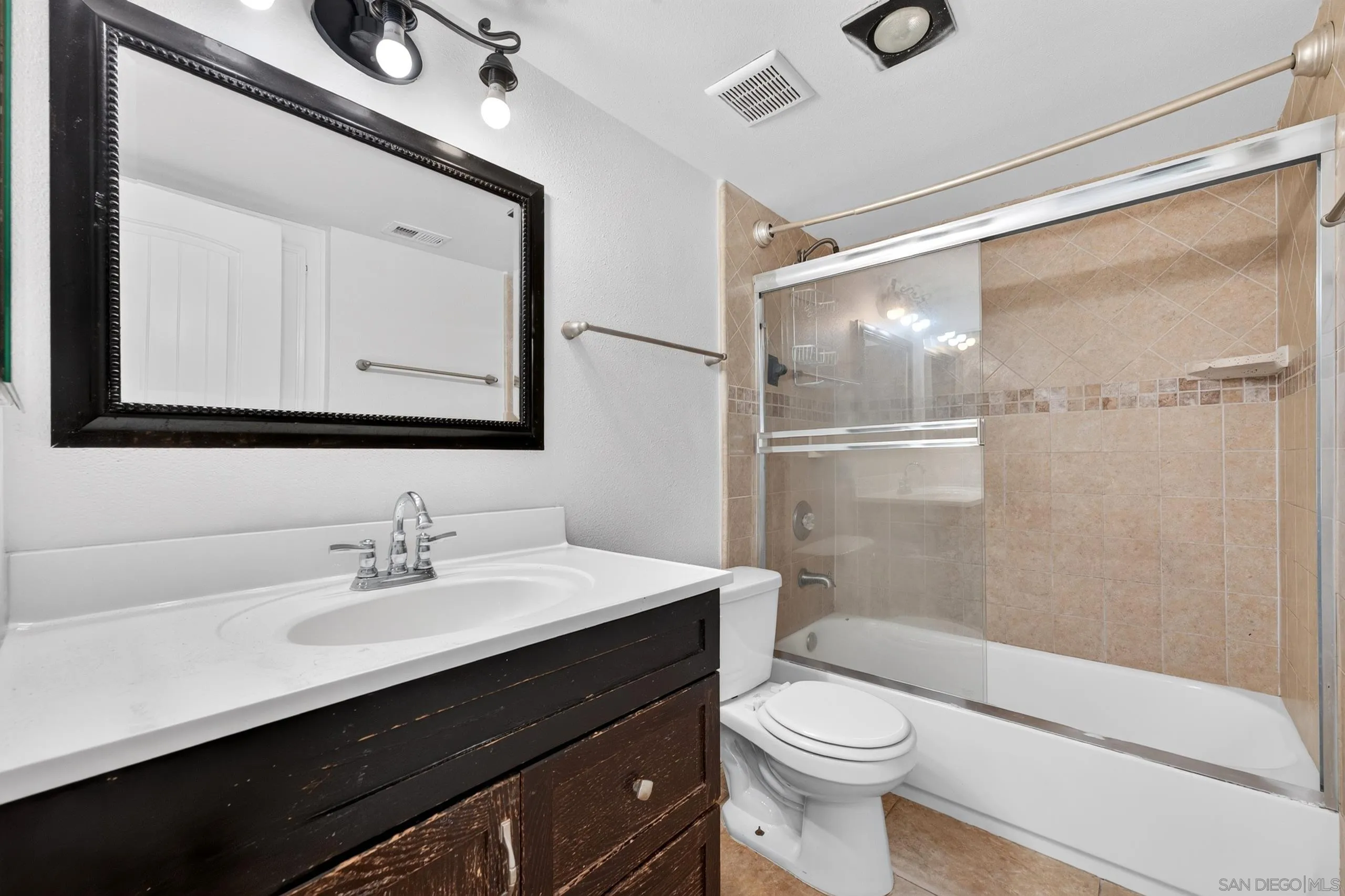 Photo #23: 260020200 Listing: Photo #23