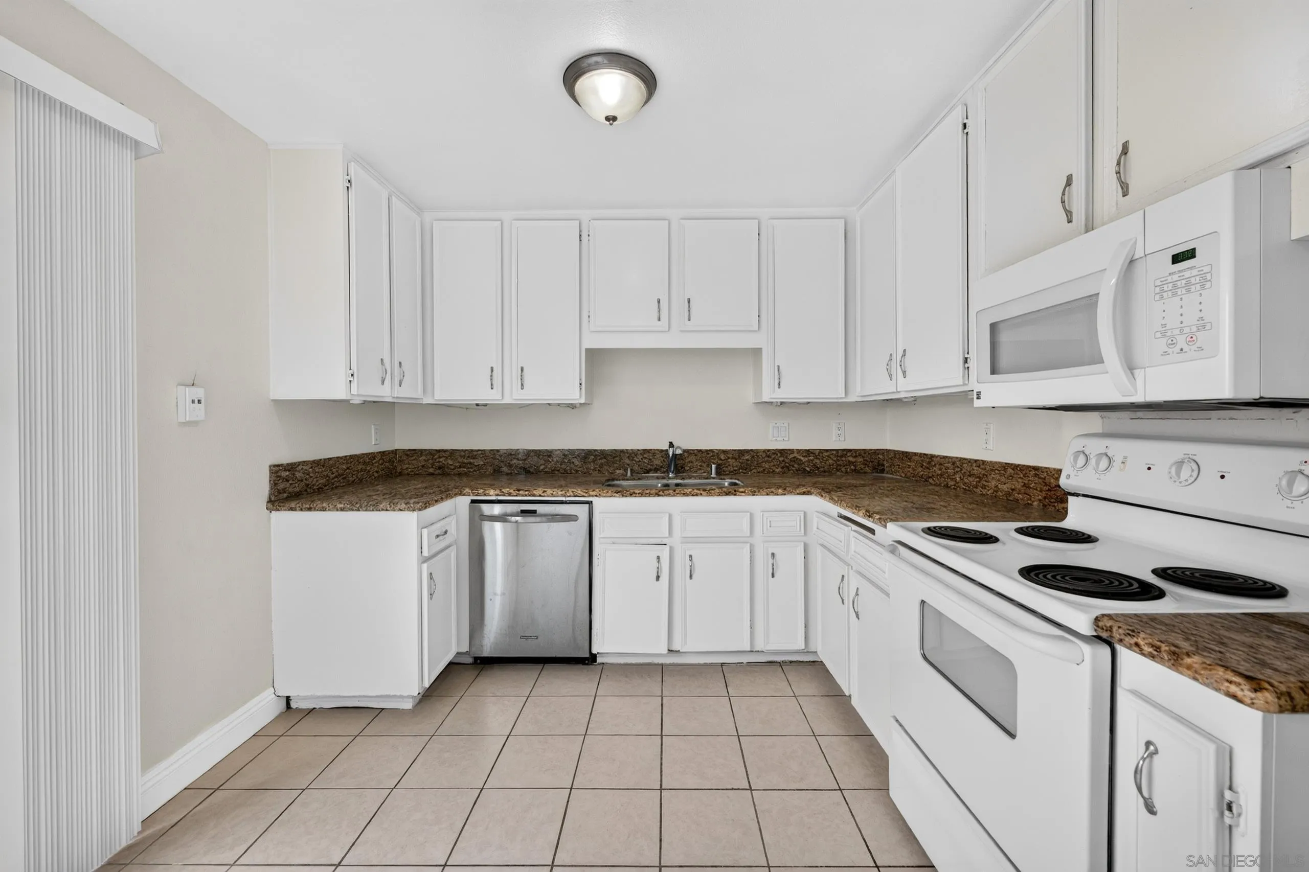 Photo #12: 260020200 Listing: Photo #12