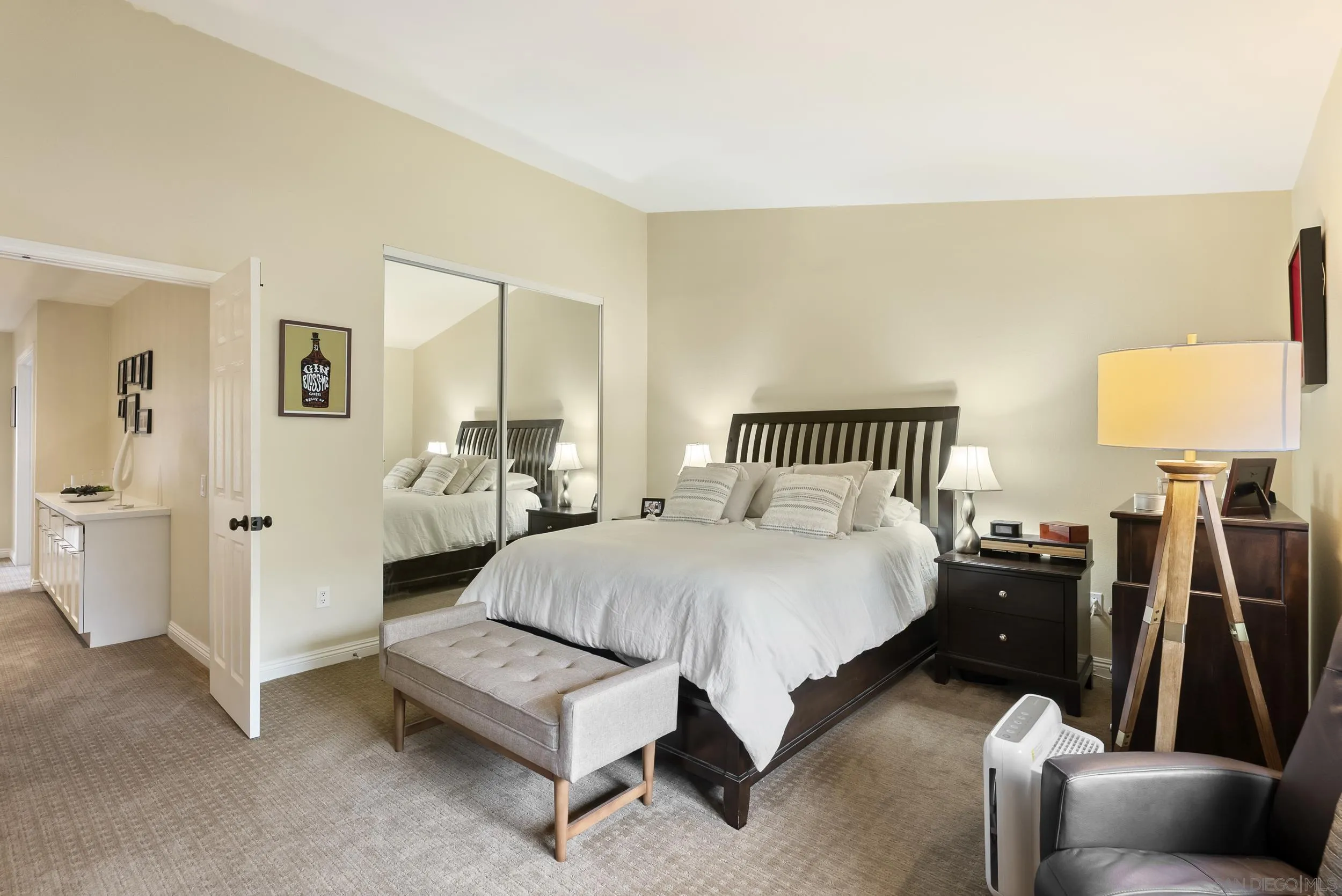 https://cdn.realtyfeed.com/cdn/127/260020206/a000a33eda1eb125b6a823a4b2324e40.webp
