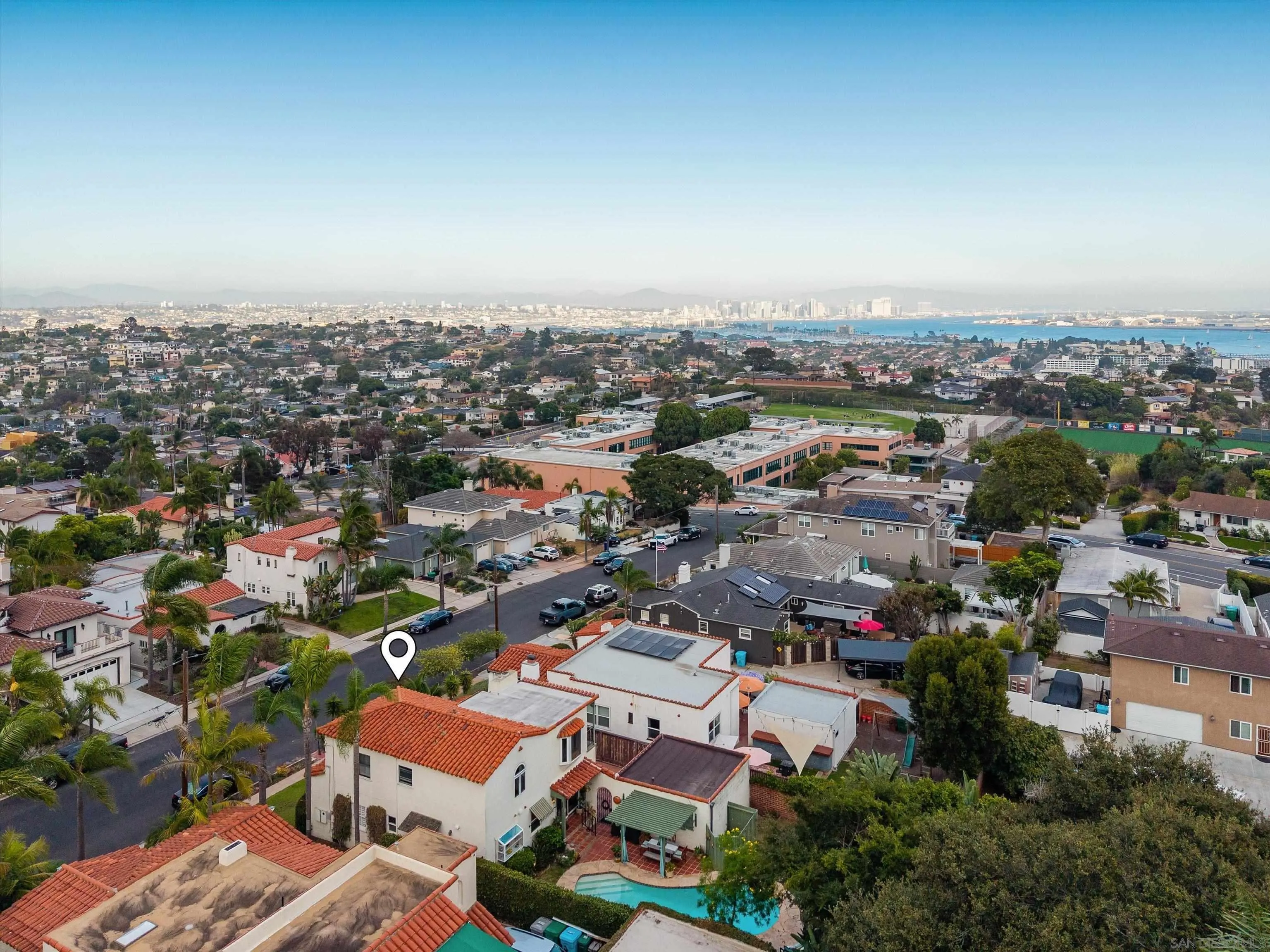 https://cdn.realtyfeed.com/cdn/127/260020212/85ee3d07dc74c5b85cd828c5adfd90d3.webp