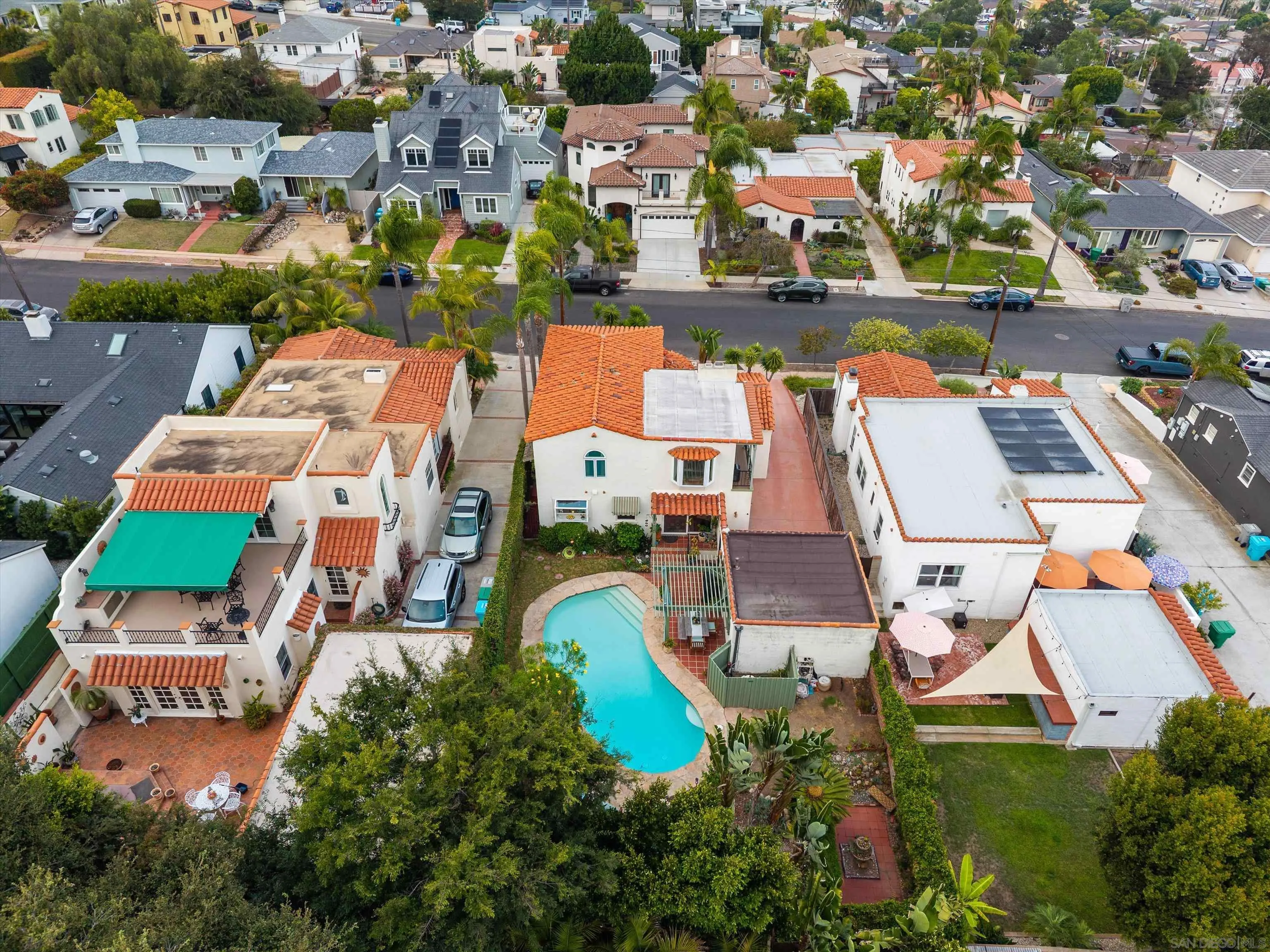 https://cdn.realtyfeed.com/cdn/127/260020212/bc5e6c0d9fb7d4dcbe9141f2eb95c516.webp