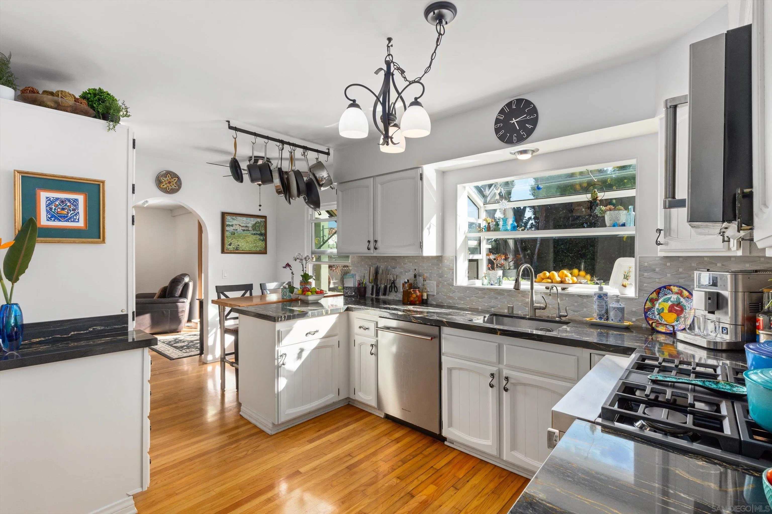 https://cdn.realtyfeed.com/cdn/127/260020212/ce01f46eb79cf9375e392a2d2bf5d71d.webp