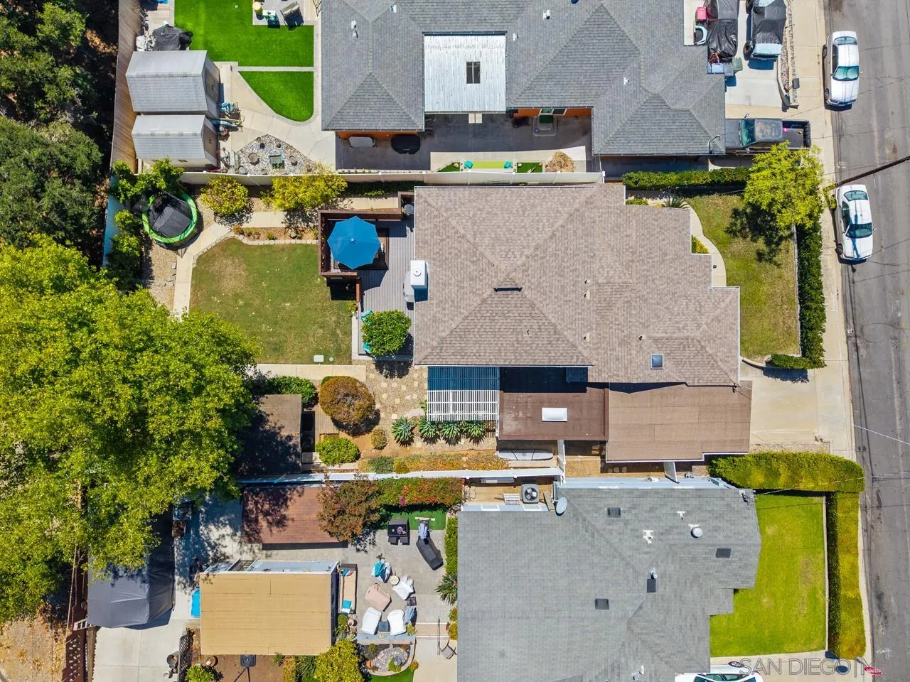 https://cdn.realtyfeed.com/cdn/127/260020214/3c1ed4df5fe4560f512dde5aee7ece51.webp