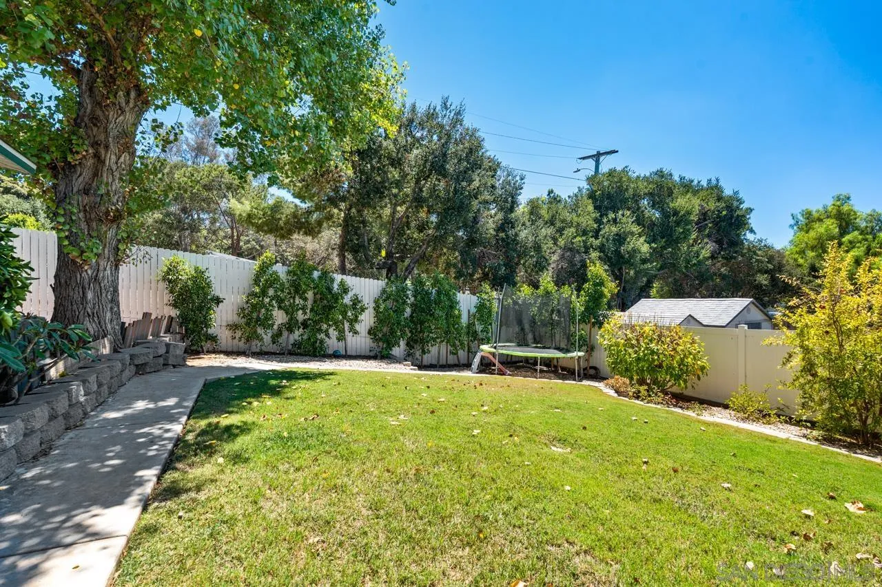 https://cdn.realtyfeed.com/cdn/127/260020214/40b03c8c87fabe13cb6eaa669184911e.webp
