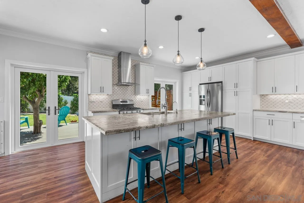 https://cdn.realtyfeed.com/cdn/127/260020214/ef3558e3aad9788ae50c8e7feefb893e.webp