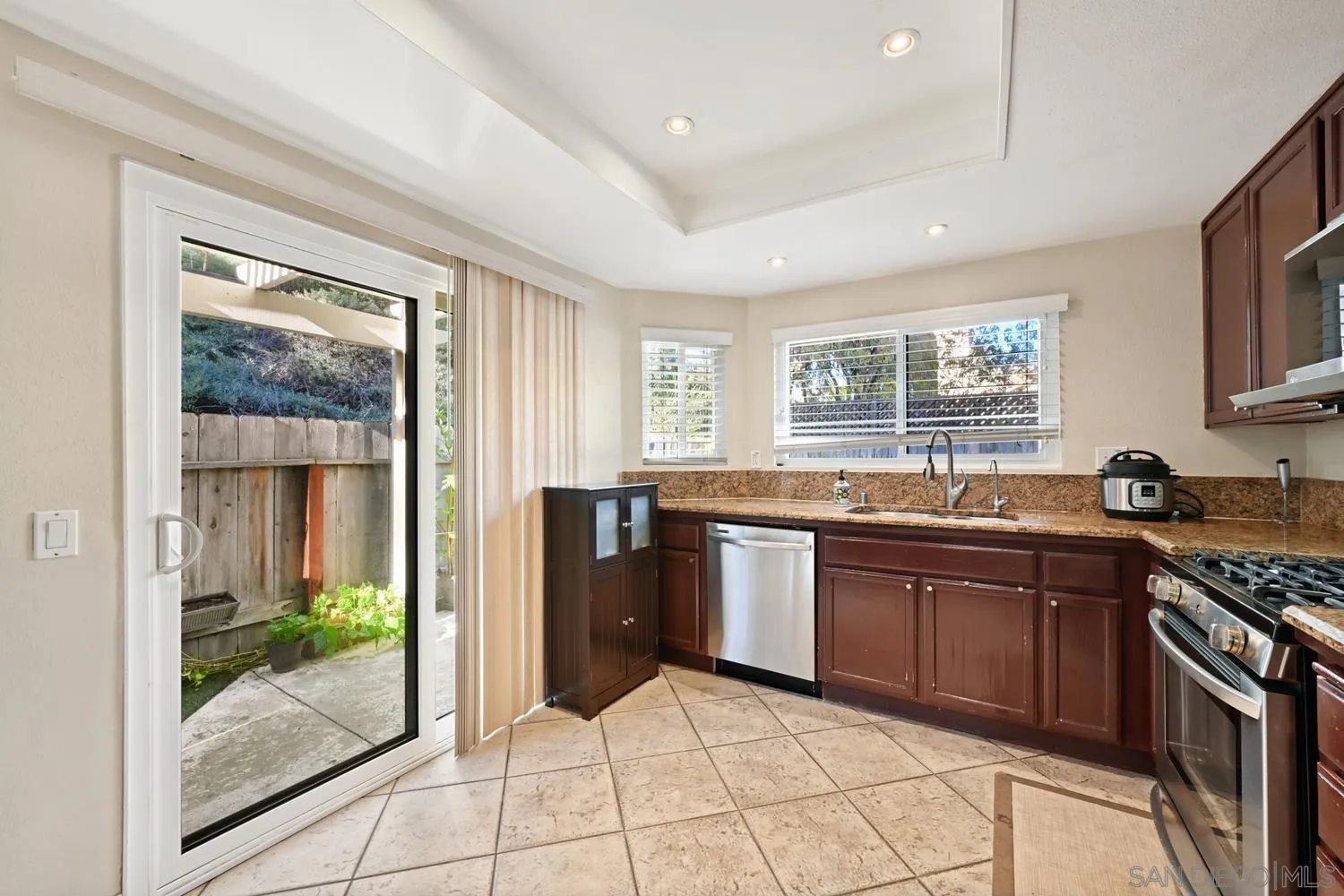Photo #8: 260020215 Listing: Photo #8