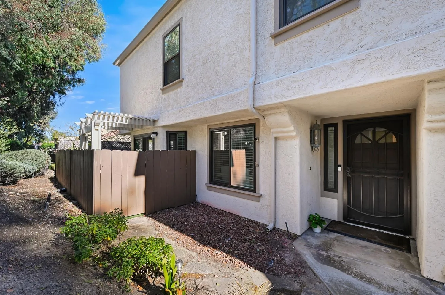Photo #3: 260020215 Listing: Photo #3
