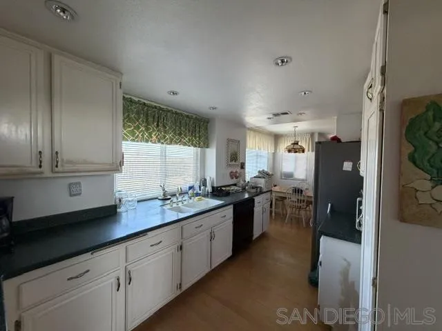 https://cdn.realtyfeed.com/cdn/127/260020229/0575f6ea576234998bb45ff7fcfc152d.webp