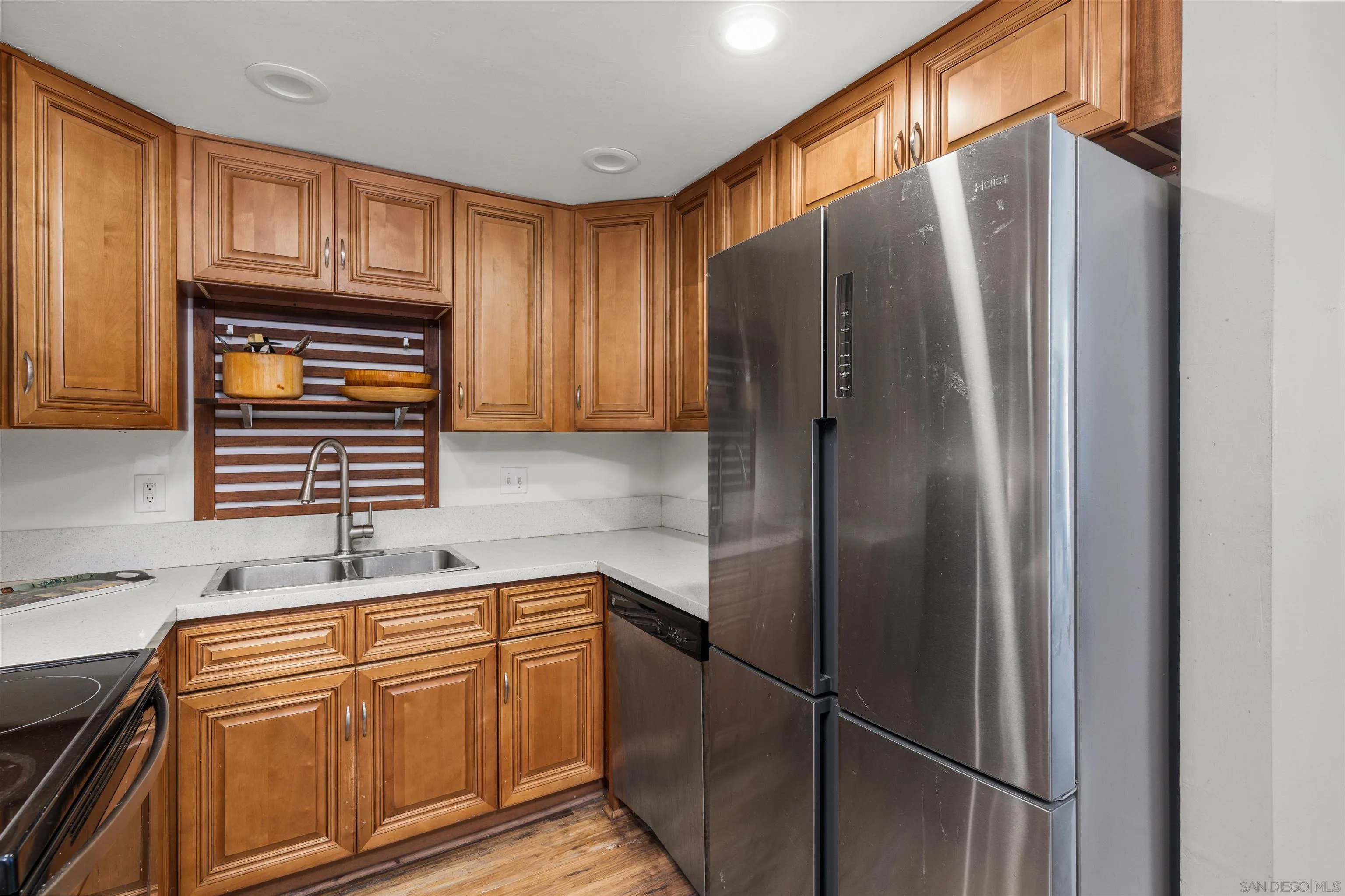 Photo #6: 260020231 Listing: Photo #6