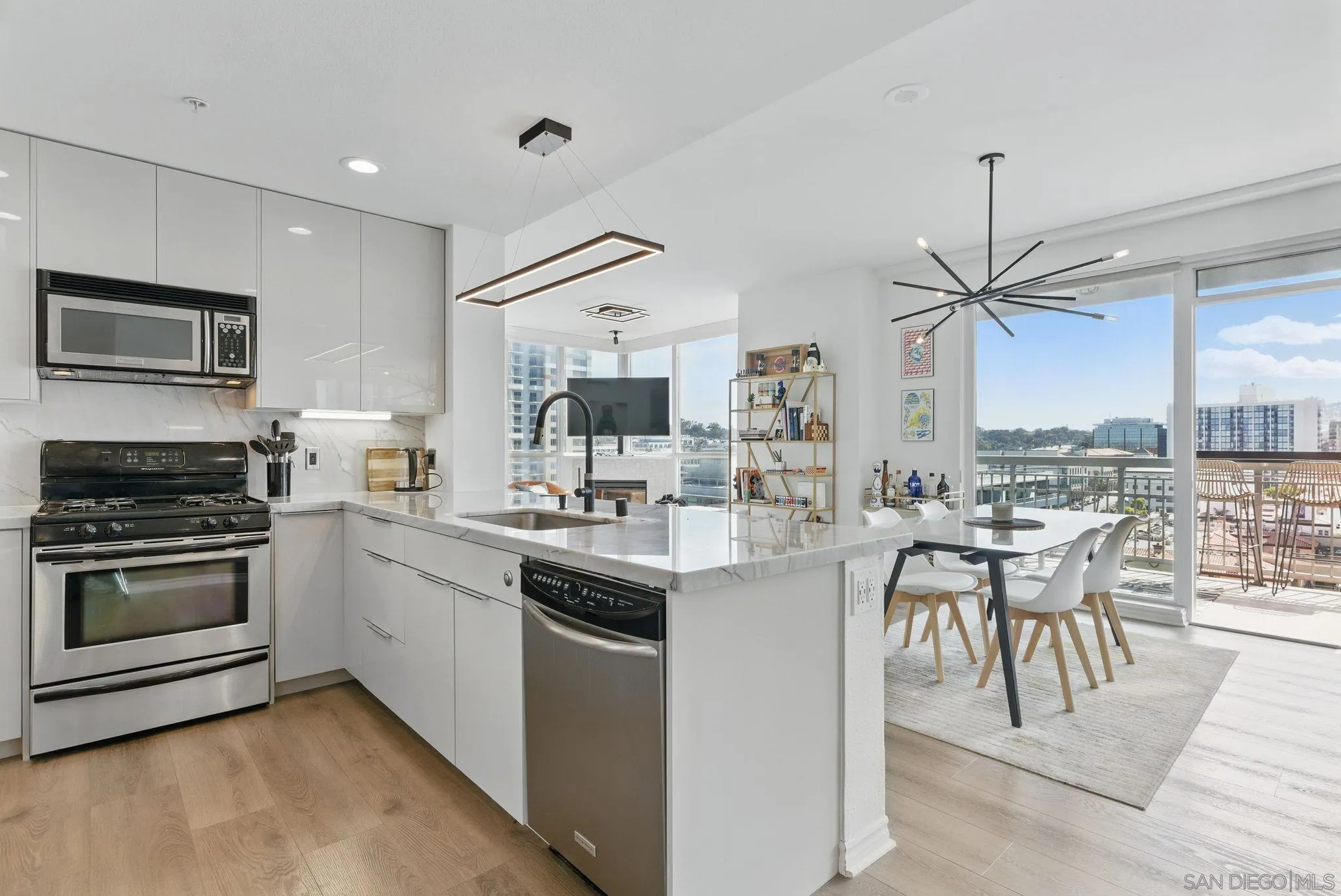 300 W Beech St Unit 1408, San Diego, CA 92101 - Photo 4 of 44, San Diego, CA