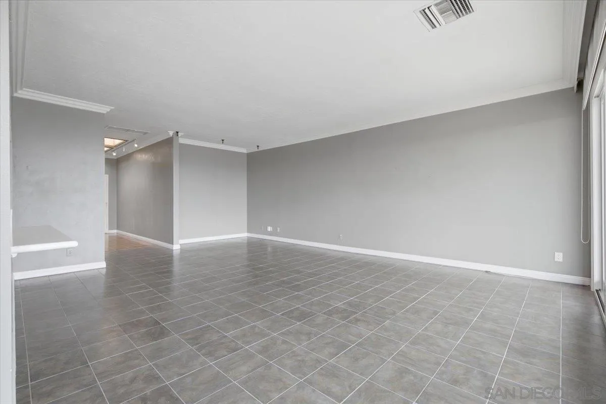 Photo #11: 260020233 Listing: Photo #11