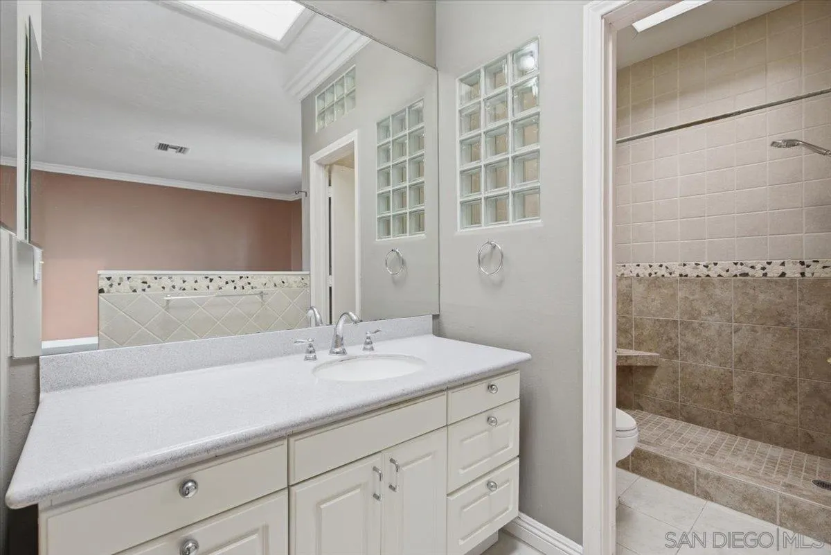Photo #21: 260020233 Listing: Photo #21