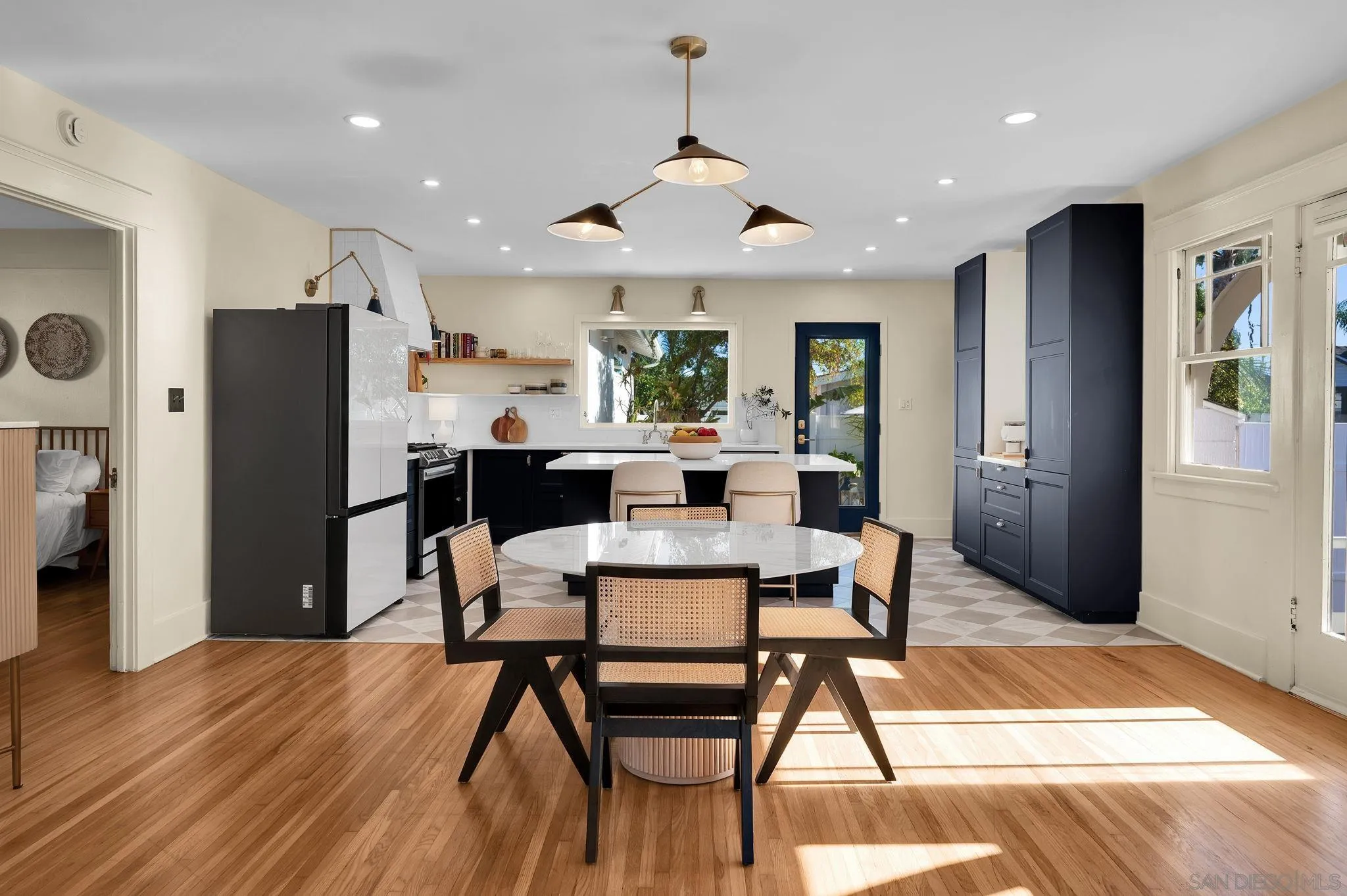 https://cdn.realtyfeed.com/cdn/127/260020234/2bb9f10d2b51e94731920751c092e4f3.webp