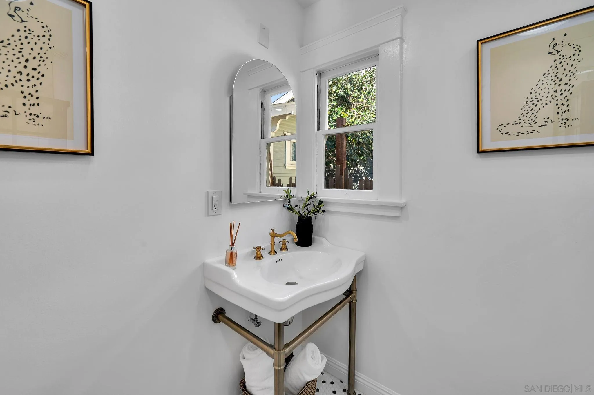 https://cdn.realtyfeed.com/cdn/127/260020234/526c06907d970852c06d54dc3785d267.webp