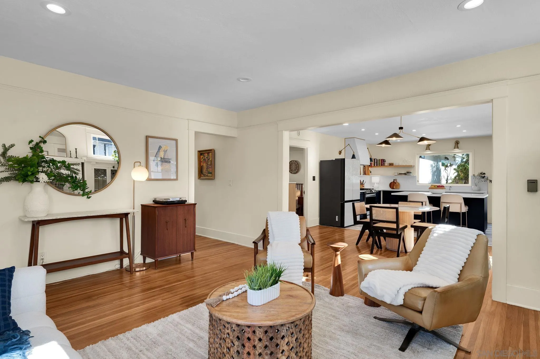 https://cdn.realtyfeed.com/cdn/127/260020234/787ce3dcc0f0065093b9afdb95ae7f89.webp