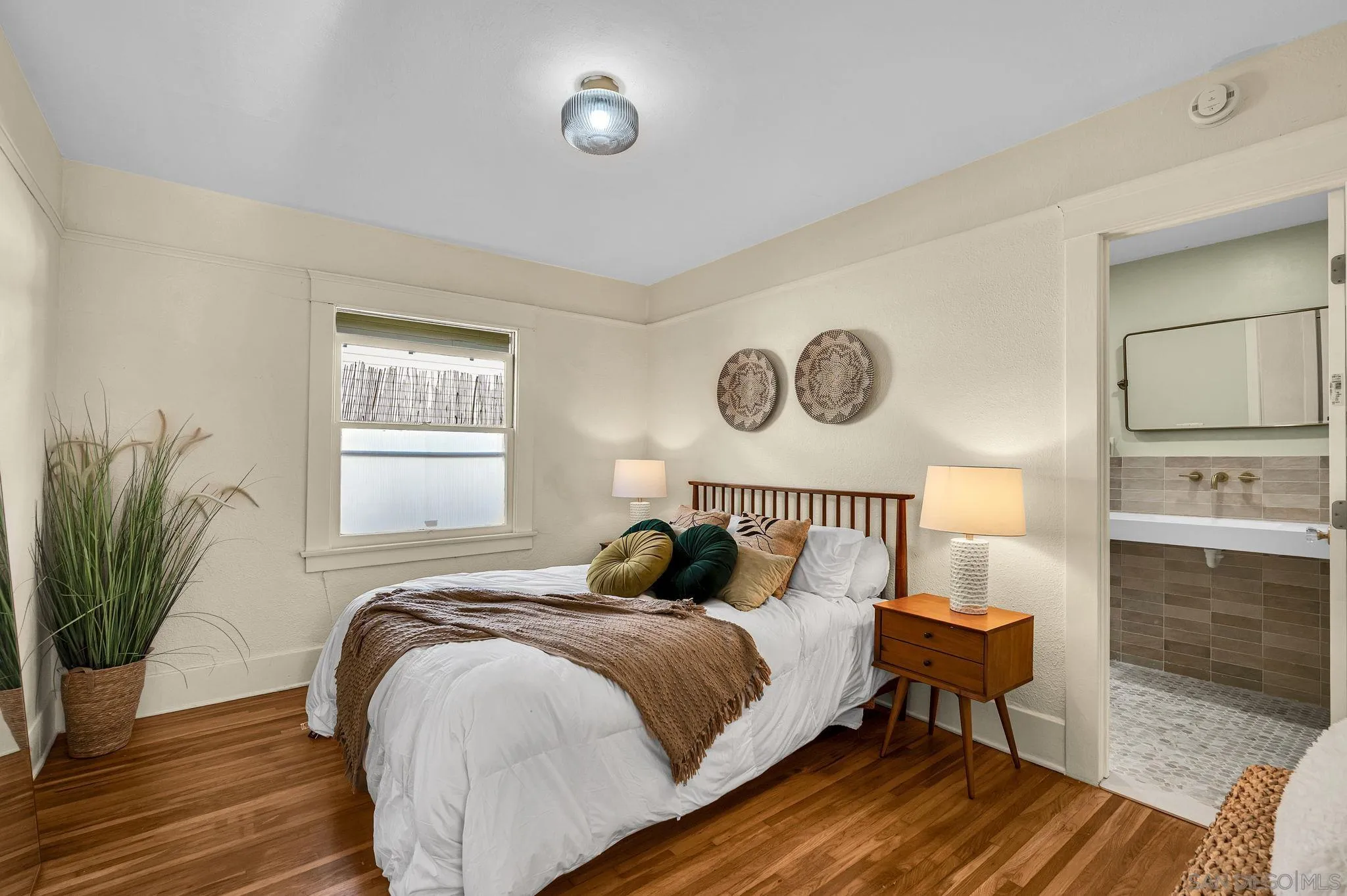 https://cdn.realtyfeed.com/cdn/127/260020234/bd262d71cd1a6ec045264e5471bb6293.webp