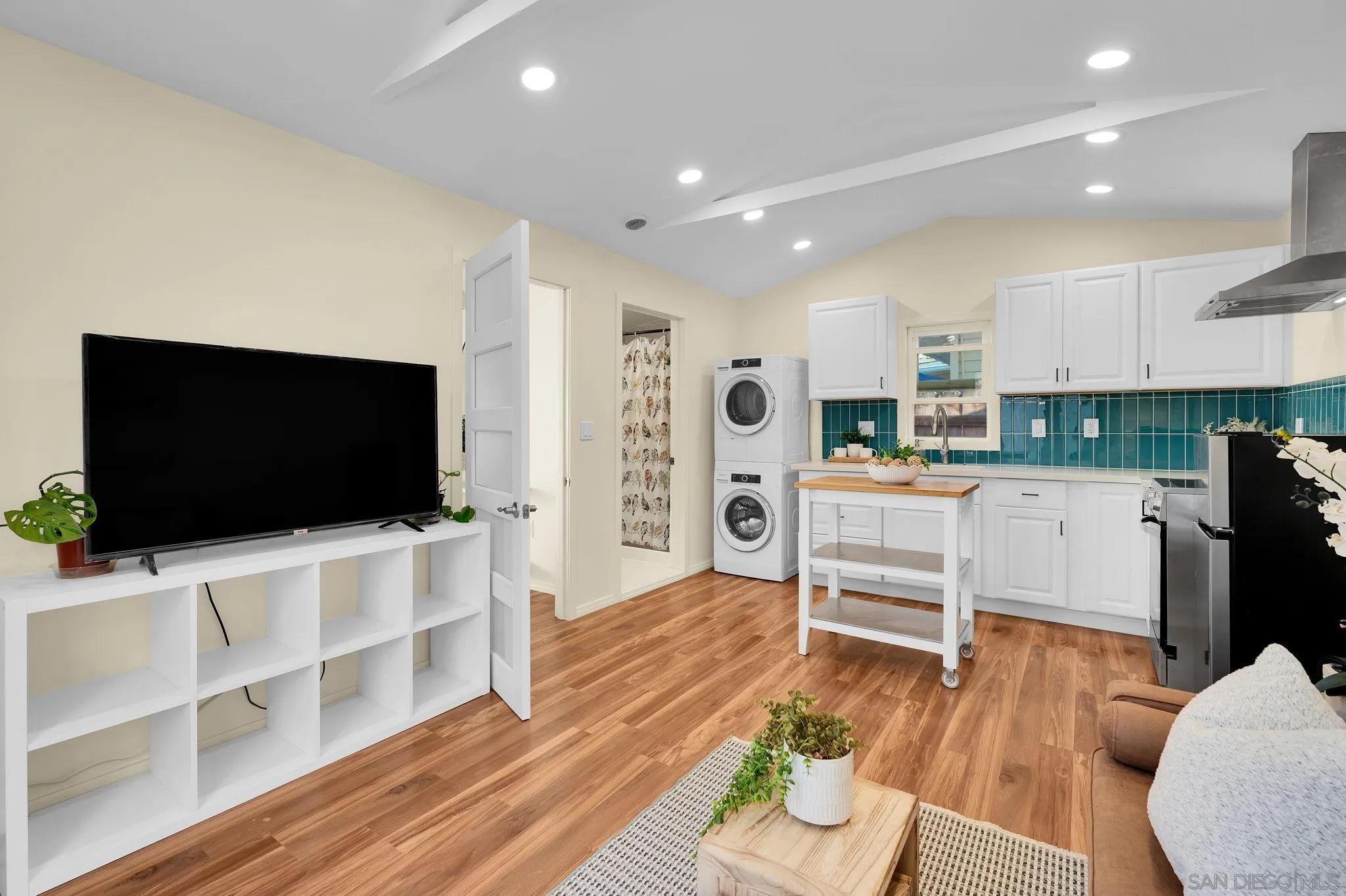 https://cdn.realtyfeed.com/cdn/127/260020234/c5501a997a70d078c86aa1c0dd07b49e.webp
