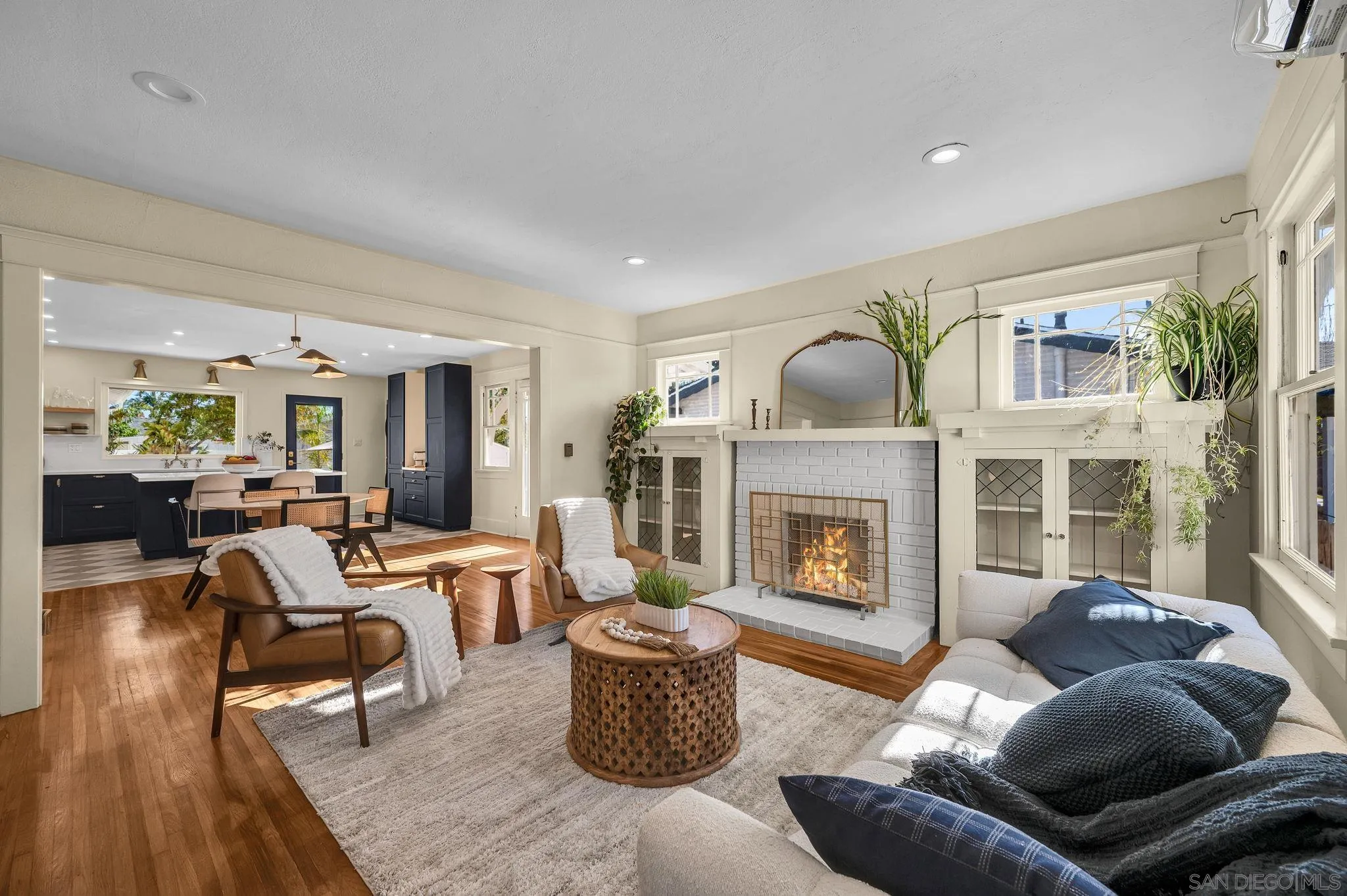 https://cdn.realtyfeed.com/cdn/127/260020234/e027d3d44ee1027fad4ce8fb9254b04e.webp