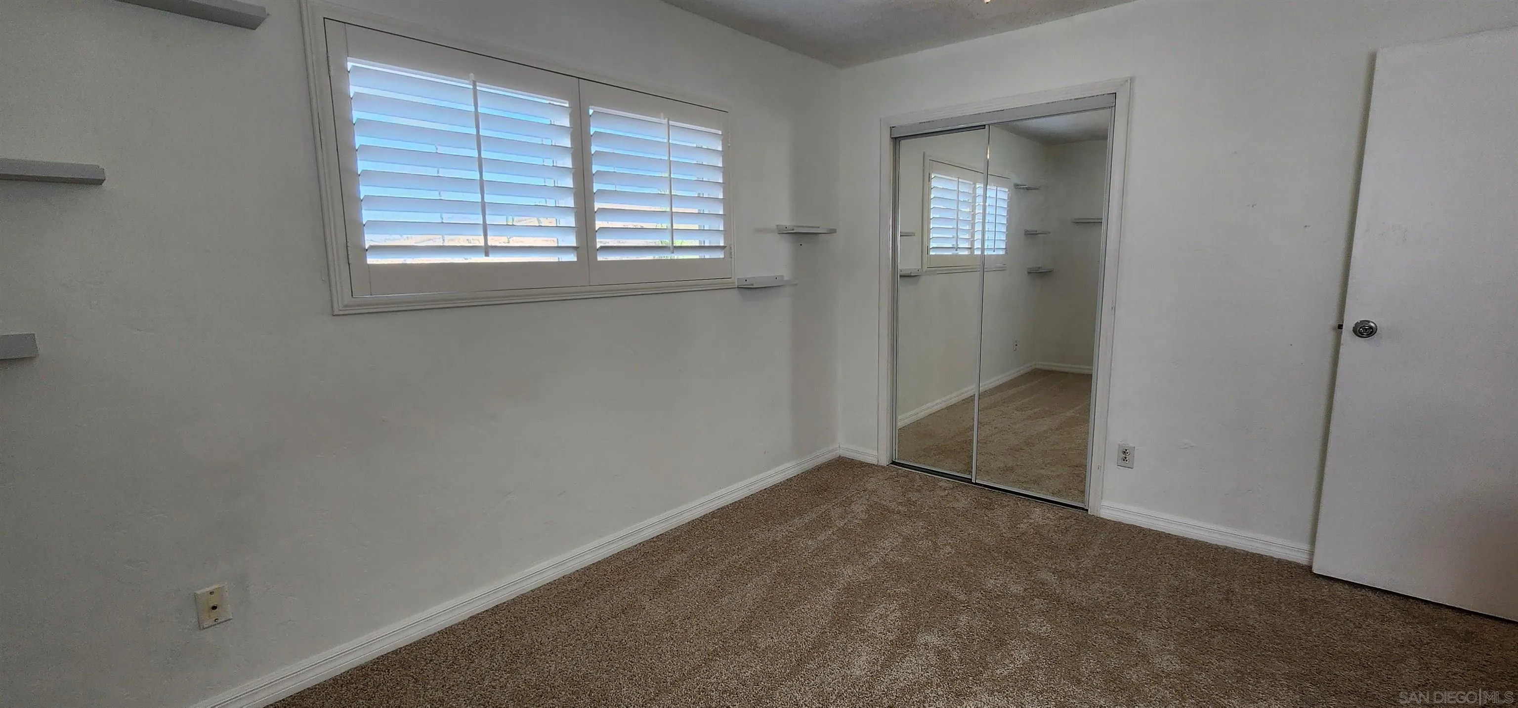 https://cdn.realtyfeed.com/cdn/127/260020239/2aa00a46ae5637015e81978020b649a6.webp
